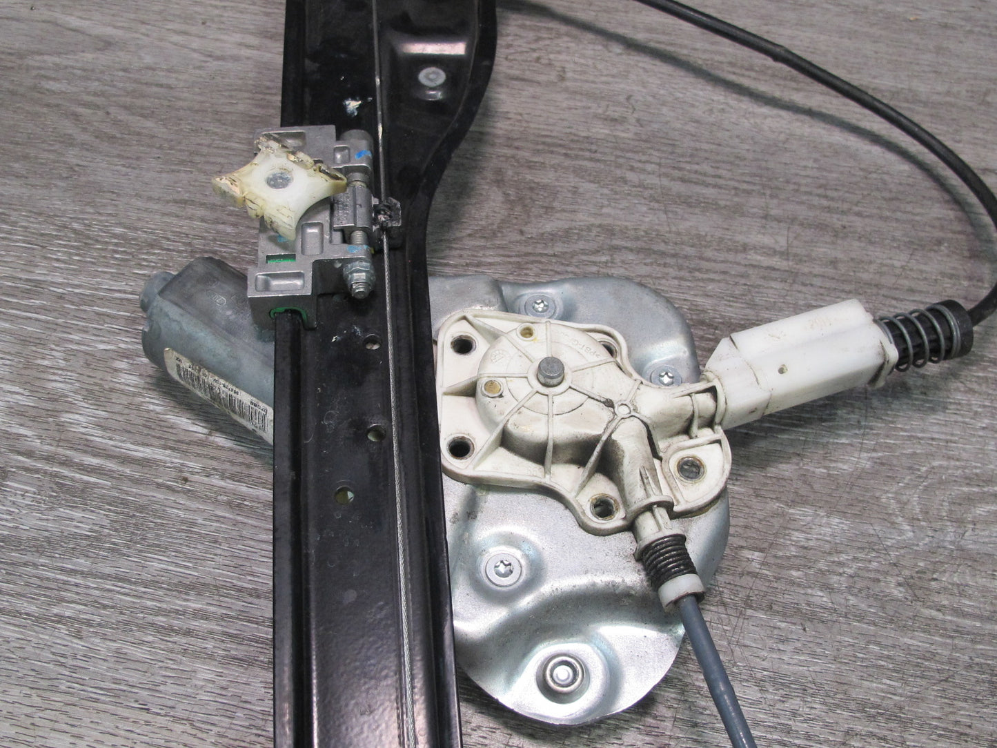 03-08 BMW E85 Z4 Right Passenger Door Window Regulator w Motor 7198910 OEM
