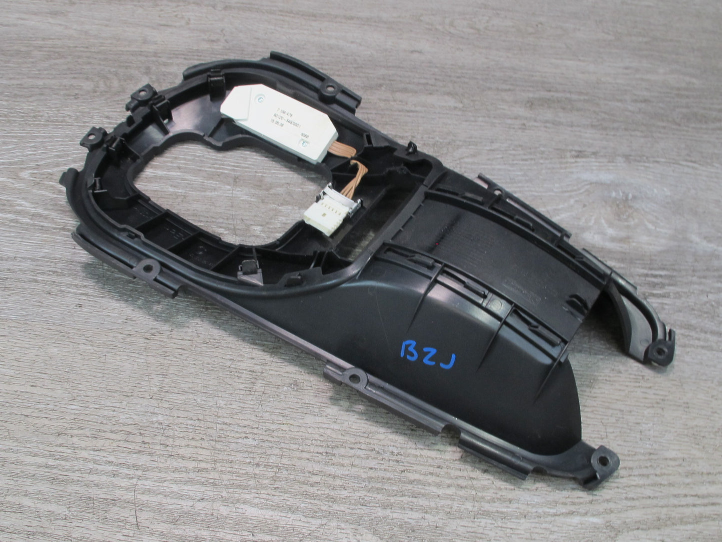 04-05 BMW E85 Z4 A/T Center Console Trim w Shifter Trim Black OEM