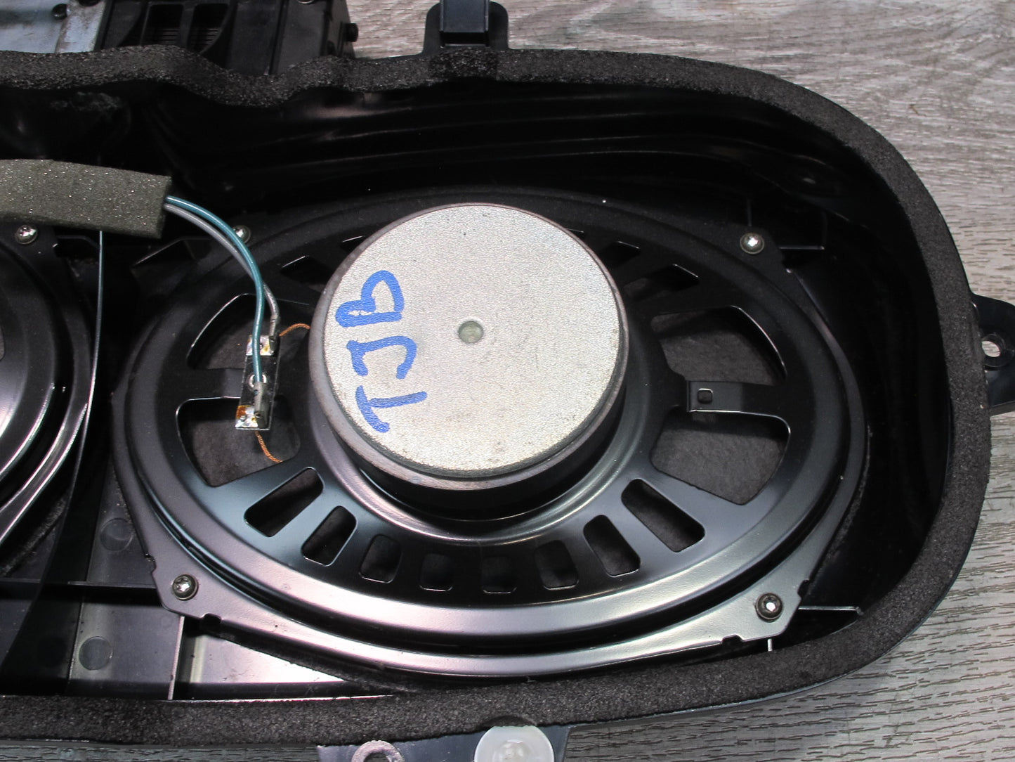 01-06 BMW E46 325Ci 330Ci Coupe Rear TOP Hi-fi Subwoofer w AMP Amplifier OEM