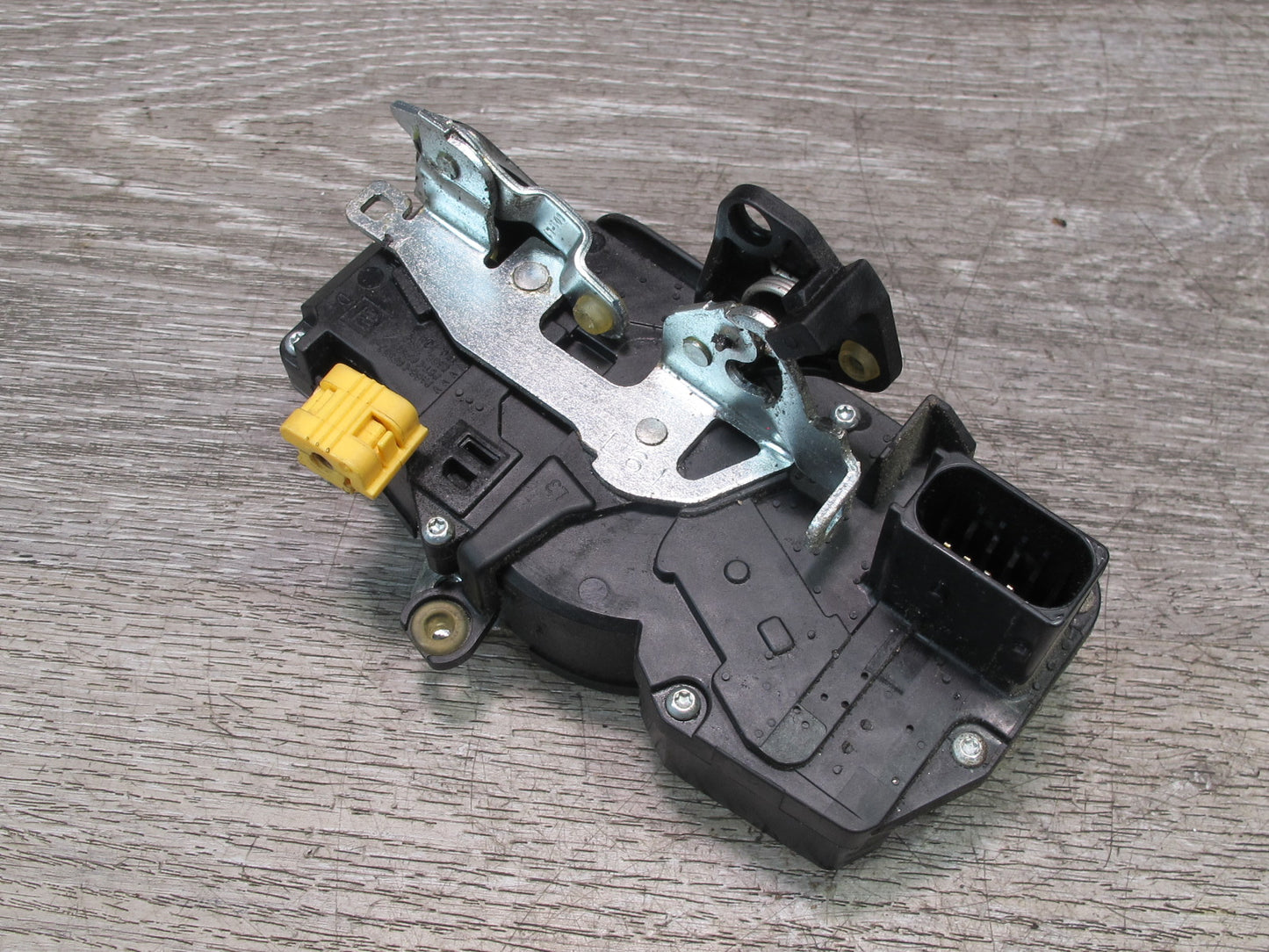 2003-2007 Hummer H2 Front Left Driver Side Door Lock Latch Actuator 15254040
