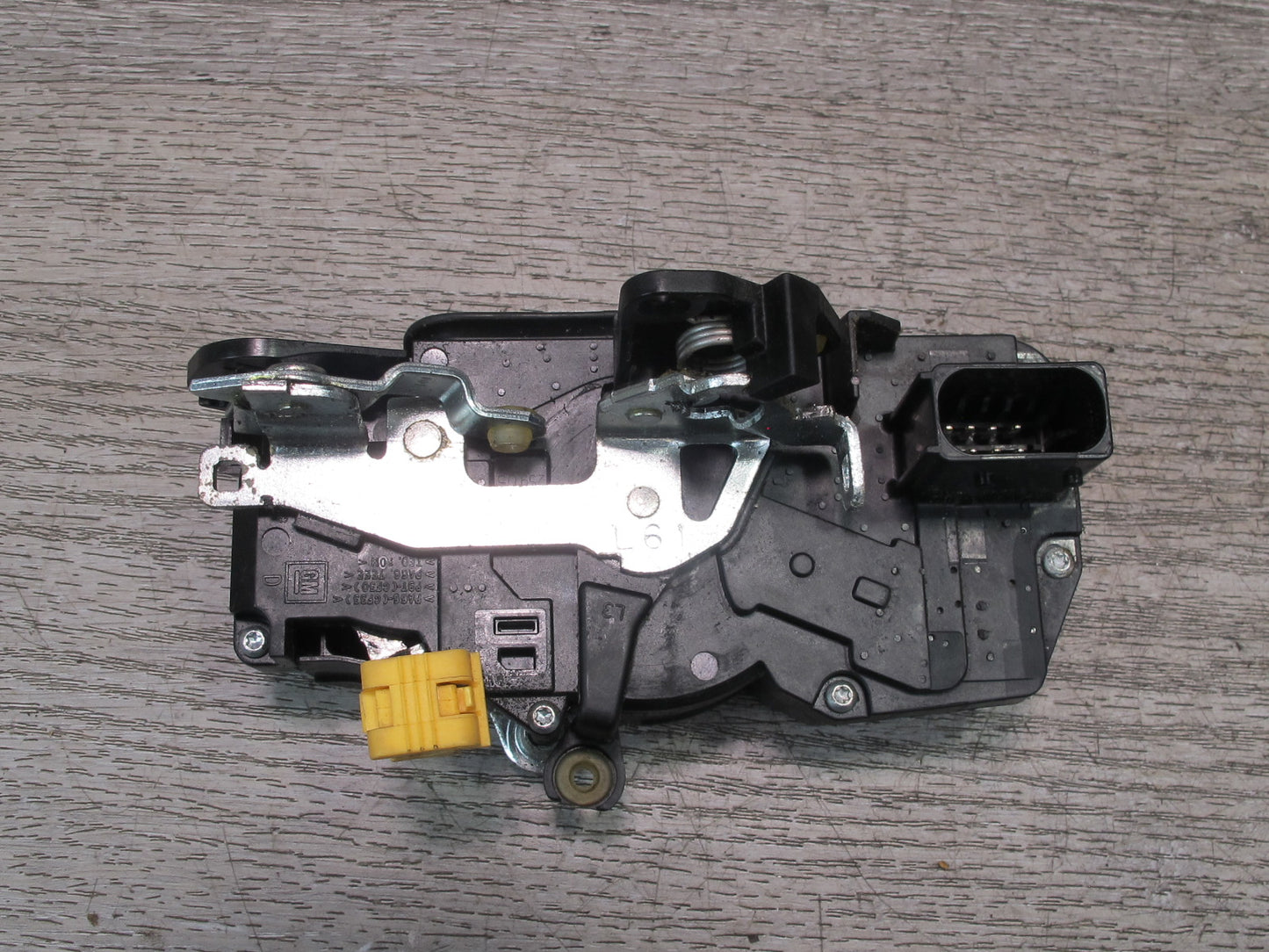 2003-2007 Hummer H2 Front Left Driver Side Door Lock Latch Actuator 15254040