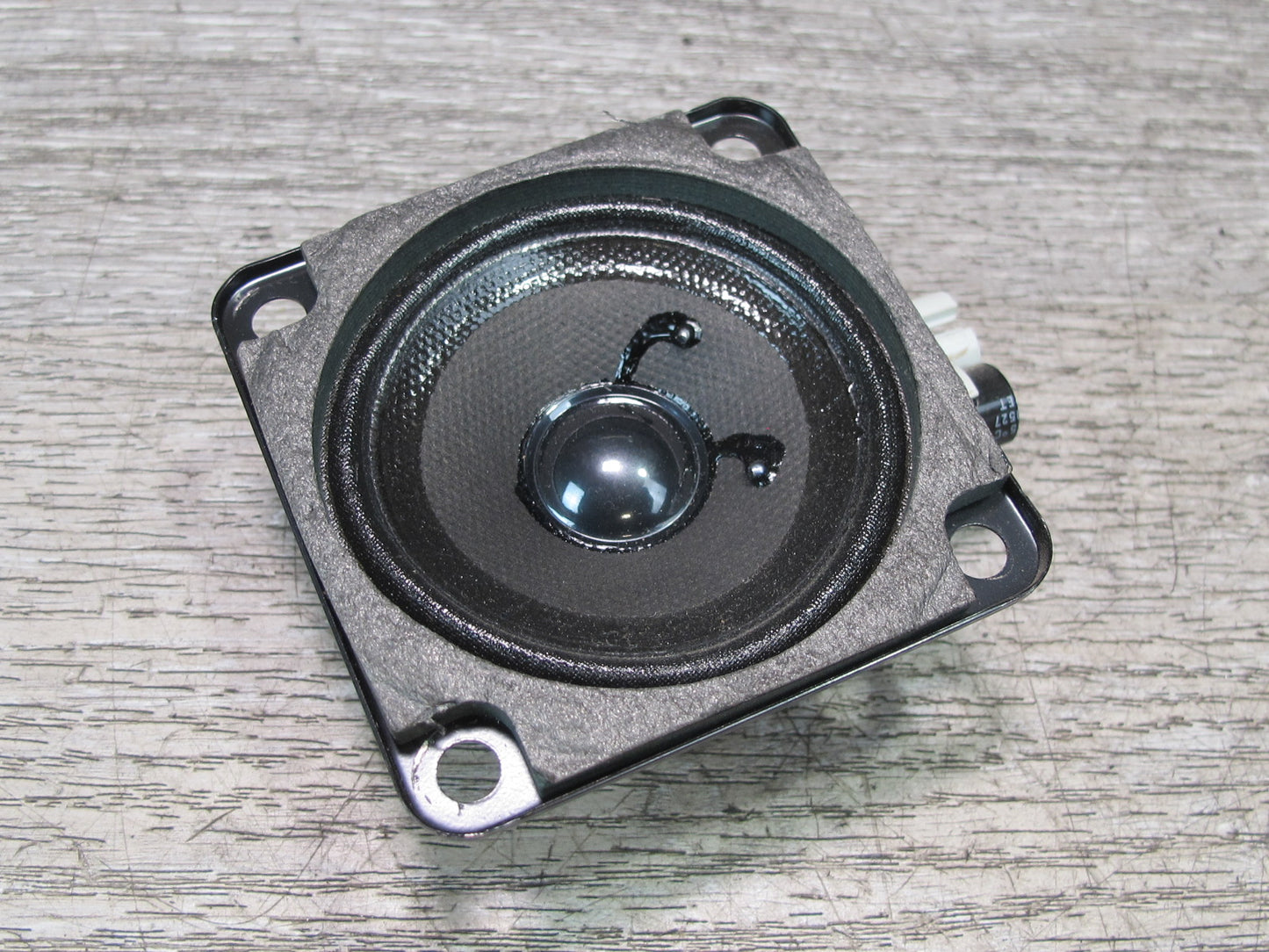 2003-2007 Hummer H2 Rear Upper Quarter D Pillar Bose Audio Speaker Set