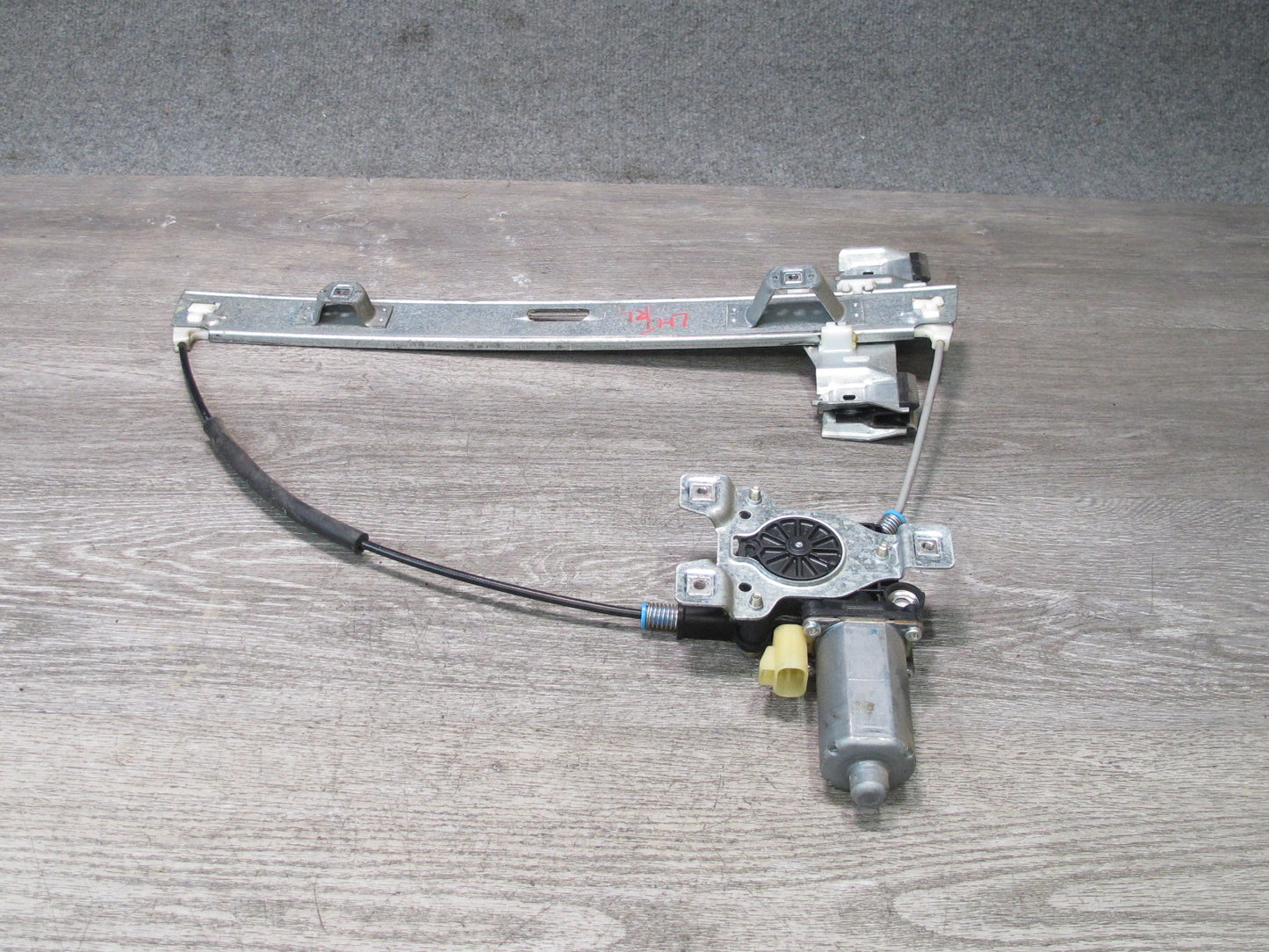 2003-2009 Hummer H2 Rear Left Door Window Regulator w Motor