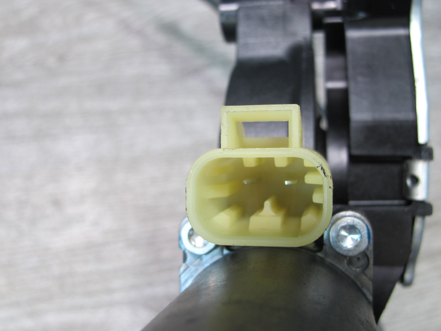 2003-2009 Hummer H2 Front Right Door Window Regulator w Motor