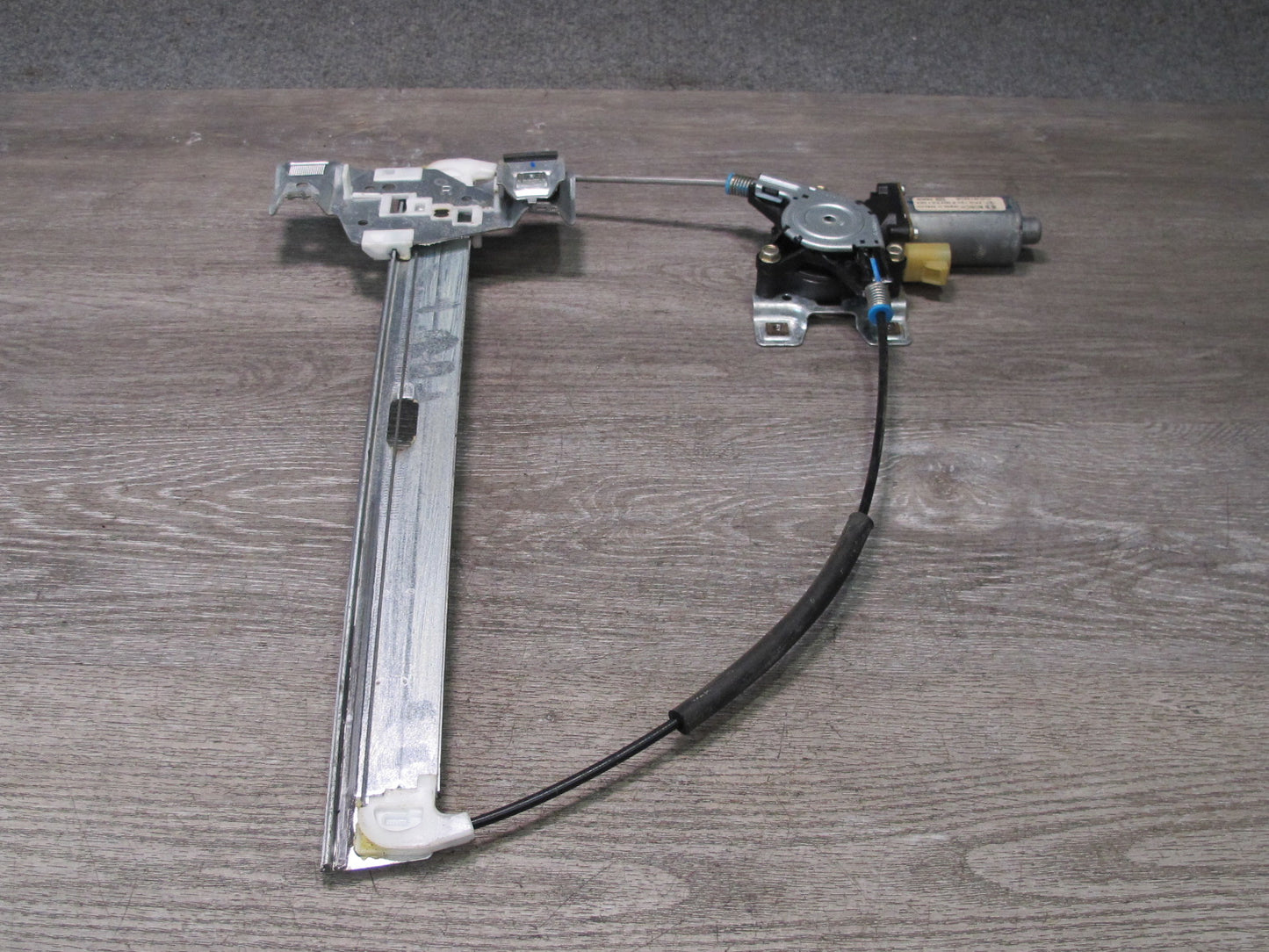 2003-2009 Hummer H2 Rear Right Door Window Regulator w Motor