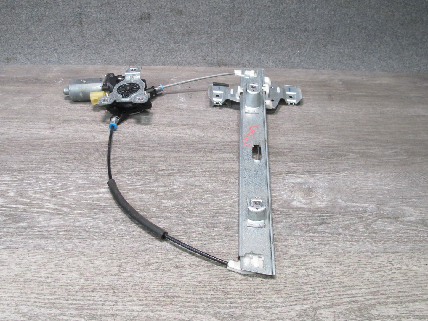 2003-2009 Hummer H2 Rear Right Door Window Regulator w Motor