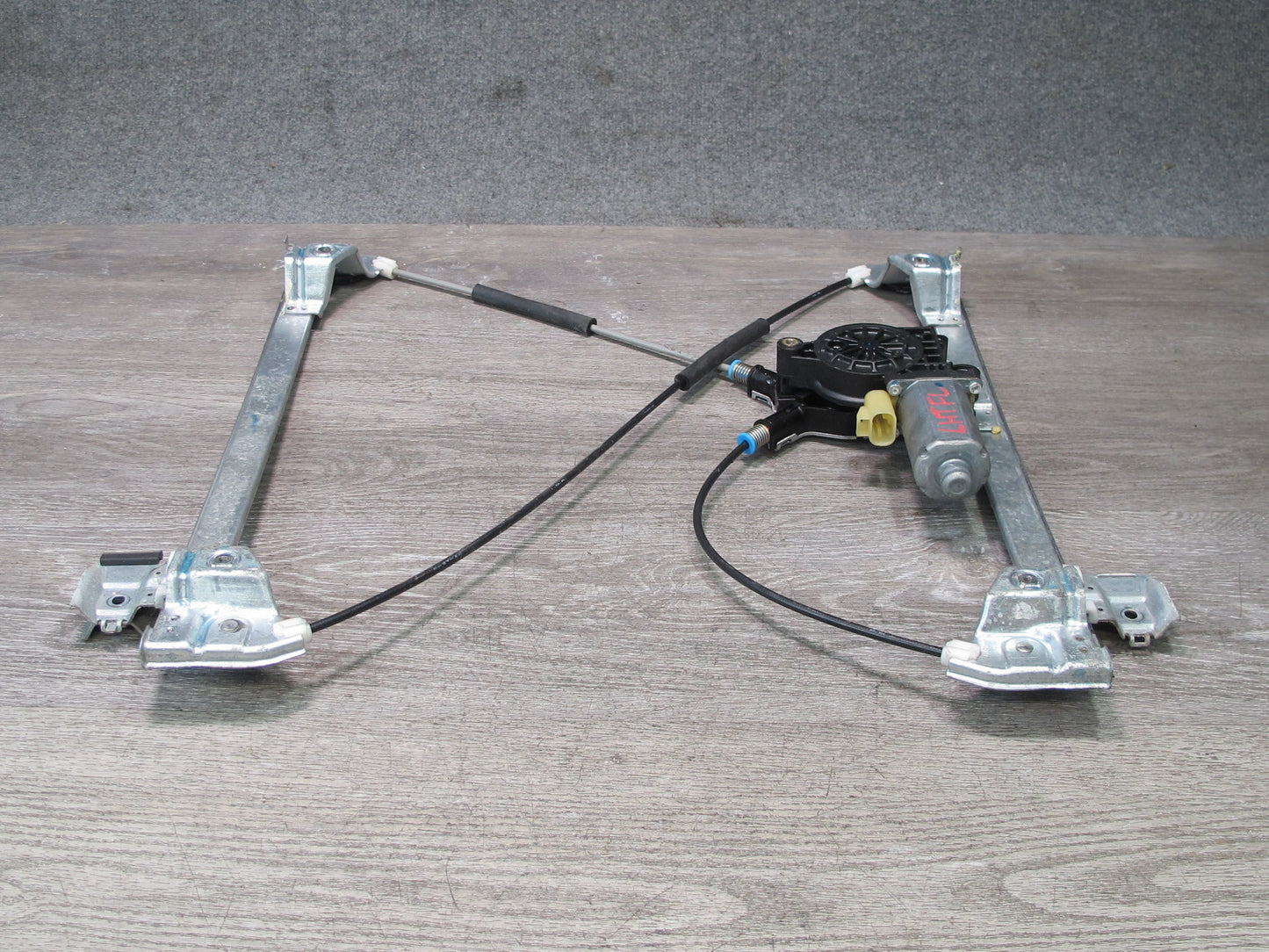 2003-2009 Hummer H2 Front Left Door Window Regulator w Motor