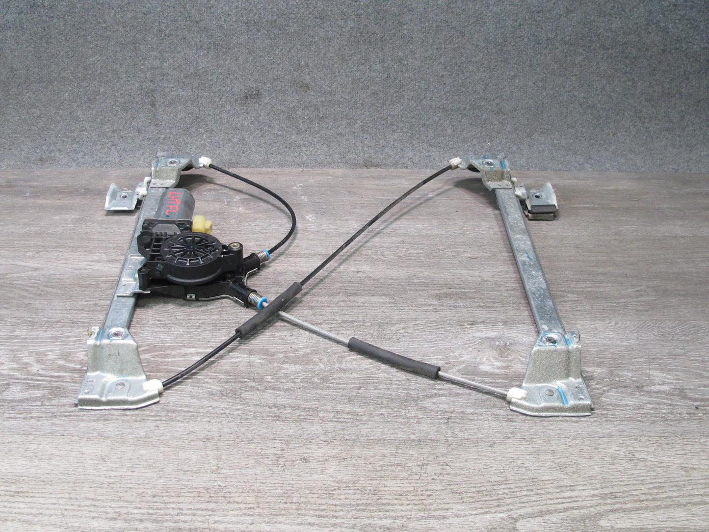 2003-2009 Hummer H2 Front Left Door Window Regulator w Motor