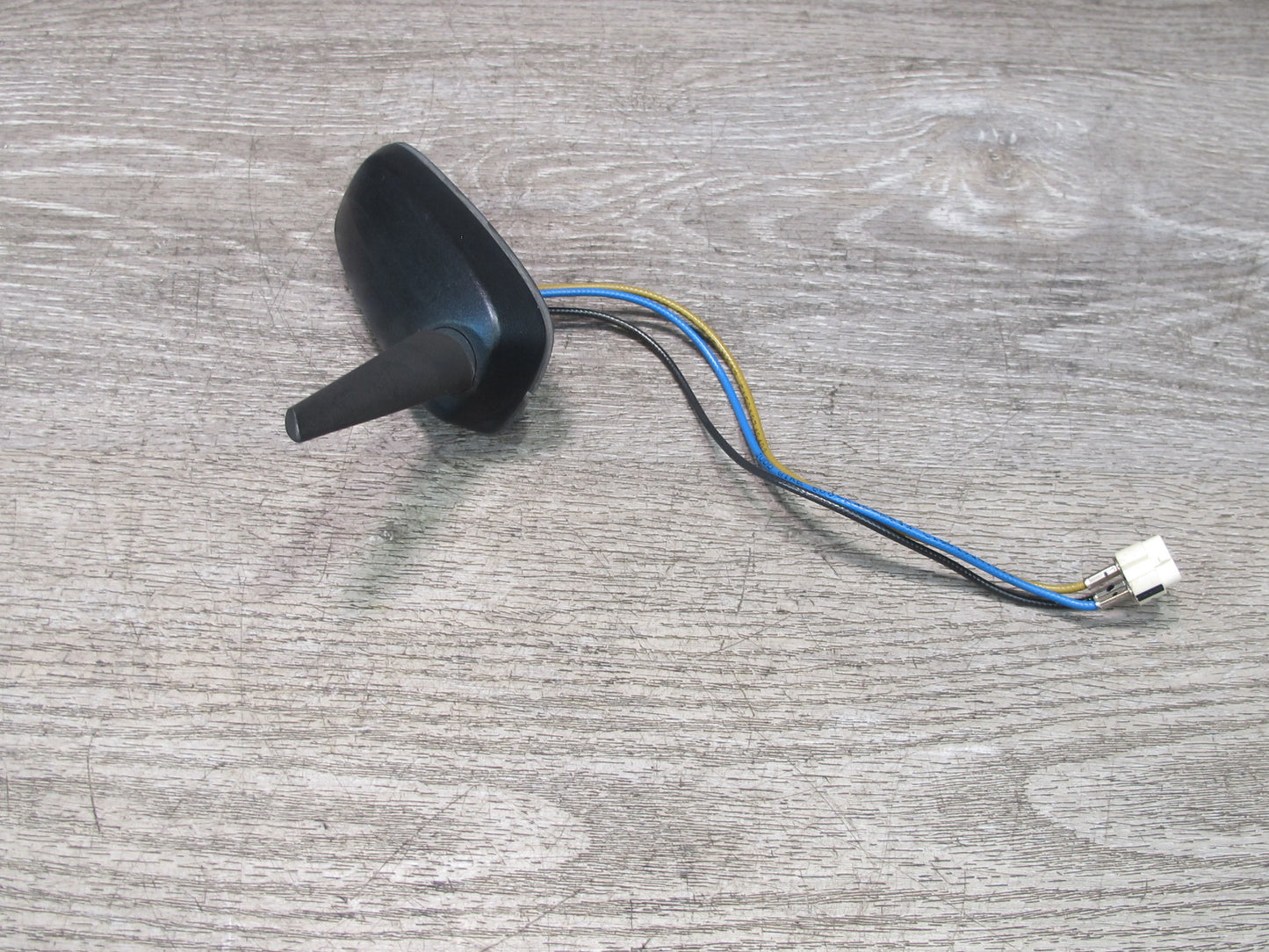 2005-2007 Hummer H2 Roof Radio Shark FIN Antenna 15820847