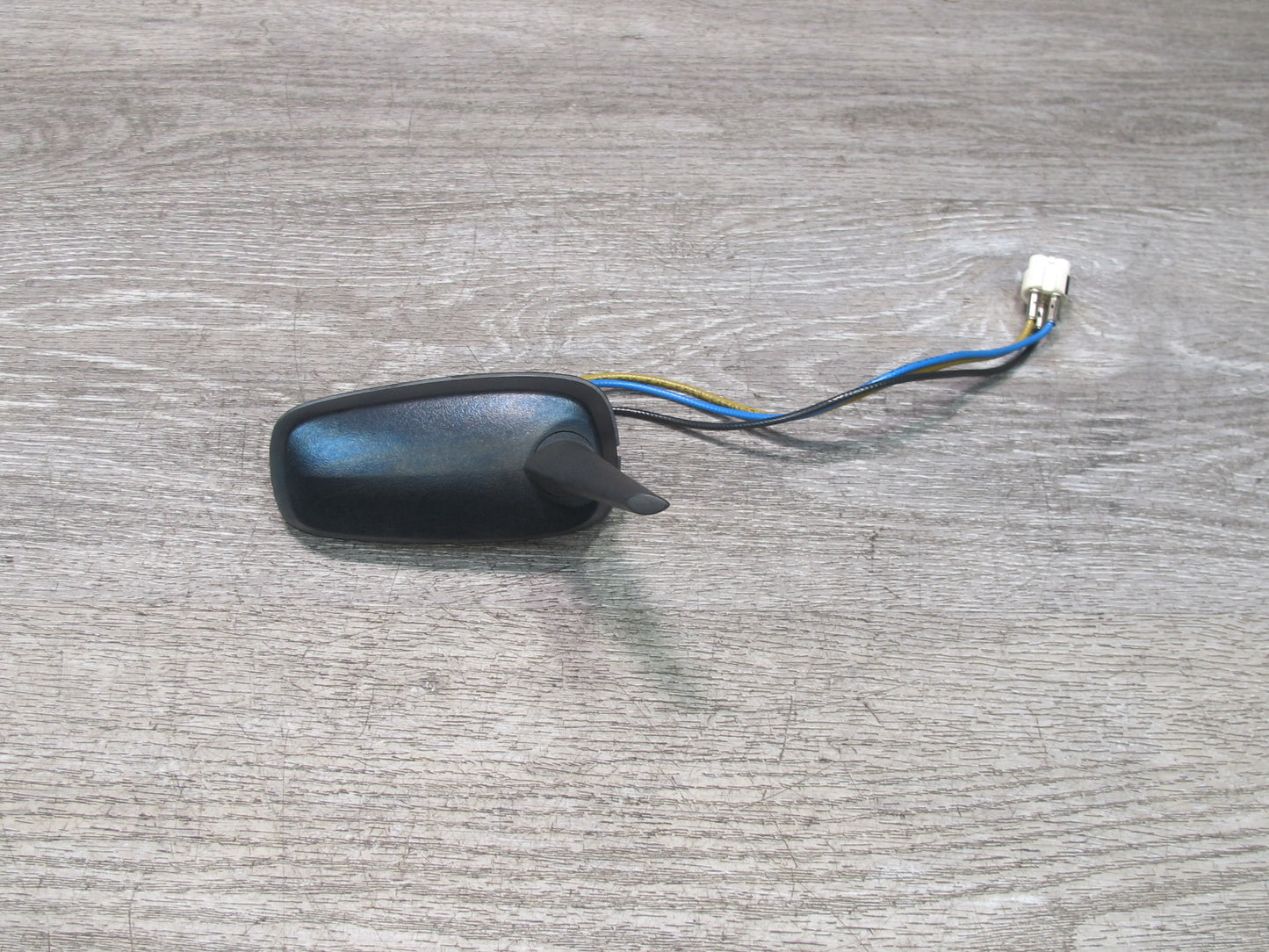 2005-2007 Hummer H2 Roof Radio Shark FIN Antenna 15820847