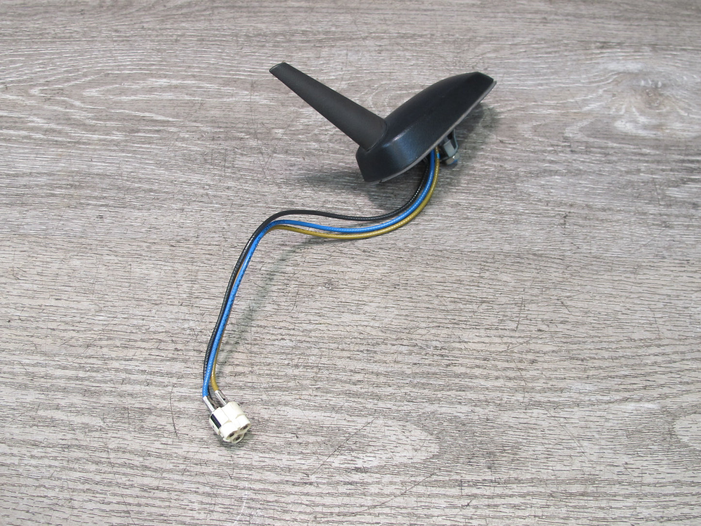 2005-2007 Hummer H2 Roof Radio Shark FIN Antenna 15820847