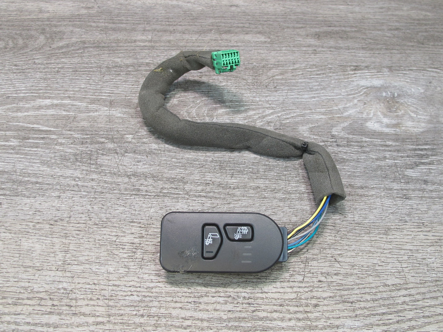 2003-2004 Hummer H2 Front Right Heat ED Seat Heater Switch 15117124
