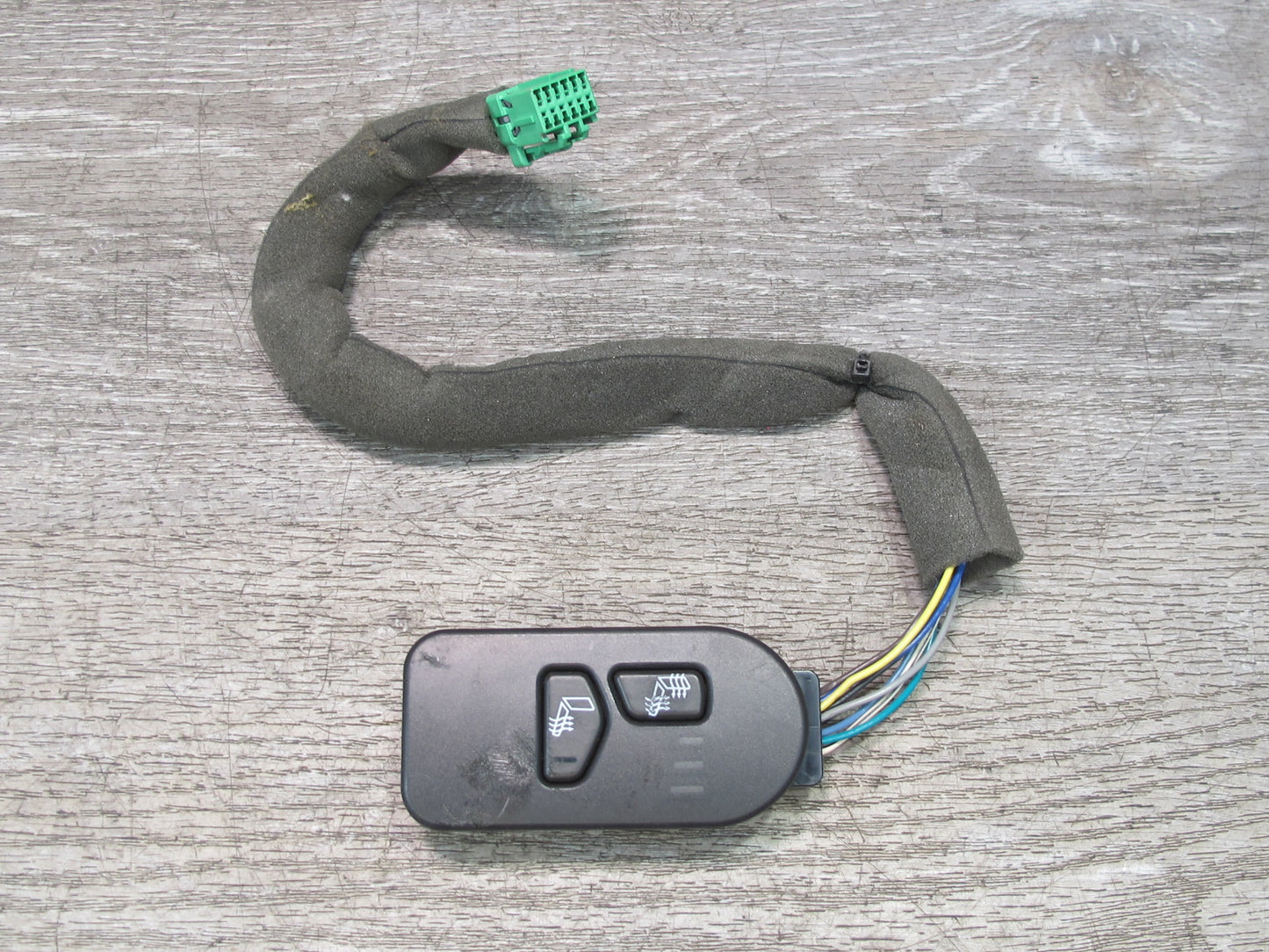 2003-2004 Hummer H2 Front Right Heat ED Seat Heater Switch 15117124