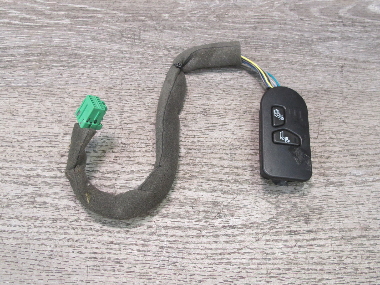 2003-2004 Hummer H2 Front Right Heat ED Seat Heater Switch 15117124