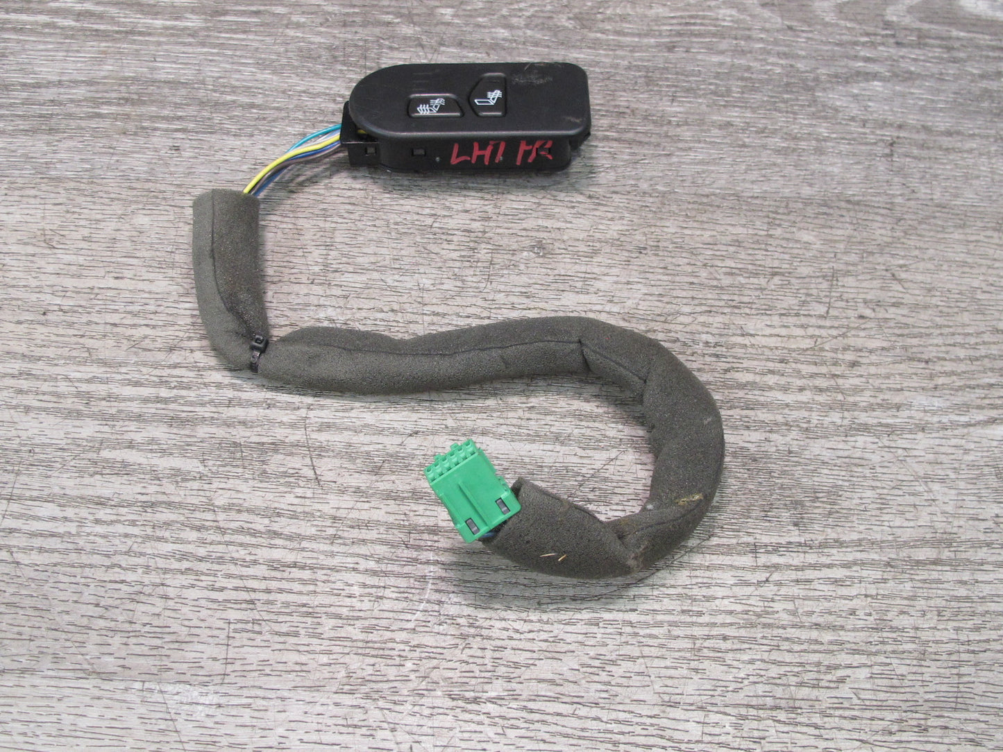 2003-2004 Hummer H2 Front Right Heat ED Seat Heater Switch 15117124