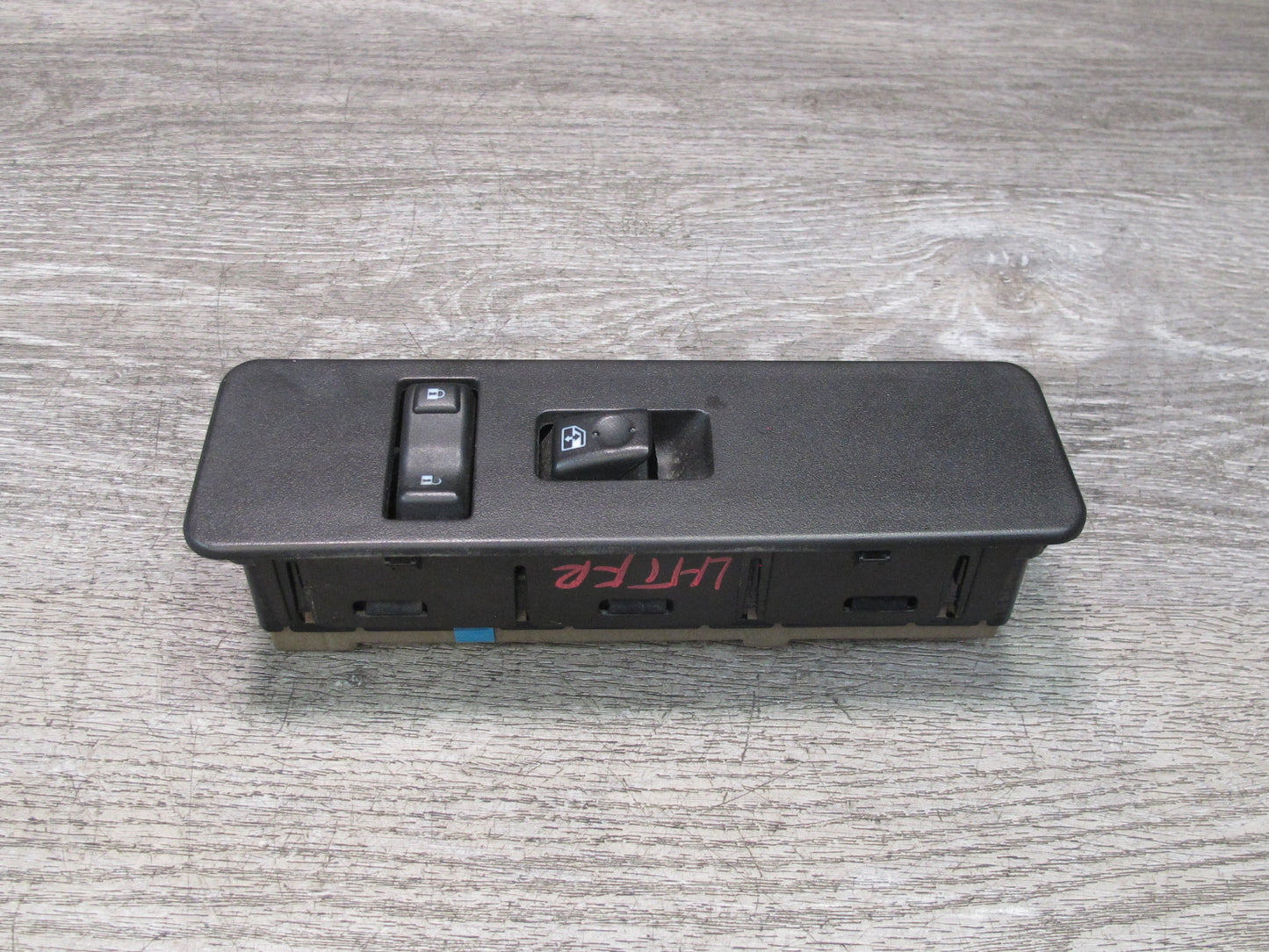 2005-2007 Hummer H2 Front Right Door Power Window Switch w Trim 15262336