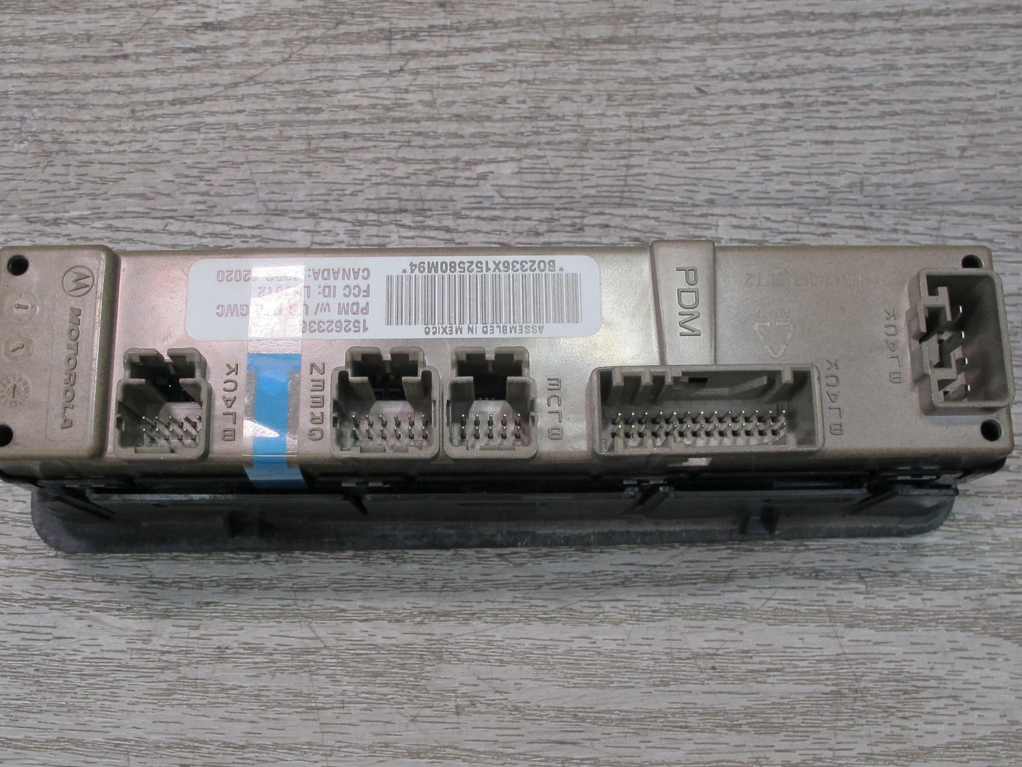 2005-2007 Hummer H2 Front Right Door Power Window Switch w Trim 15262336