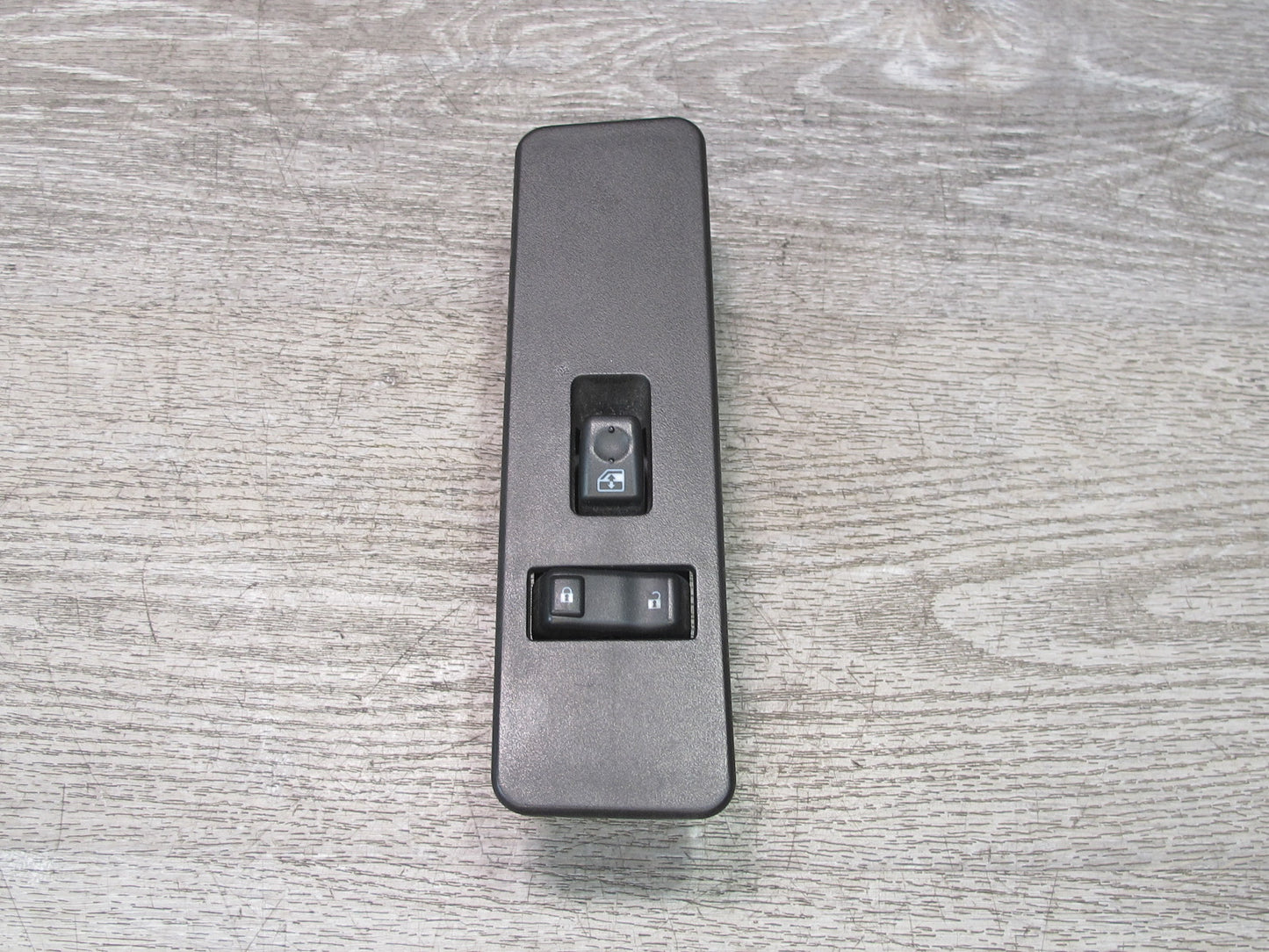 2005-2007 Hummer H2 Front Right Door Power Window Switch w Trim 15262336