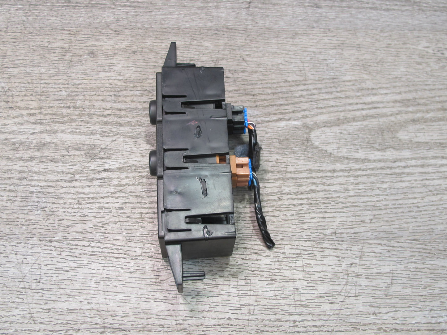 2003 -2007 Hummer H2 Dash Traction Control & TOW Haul Switch