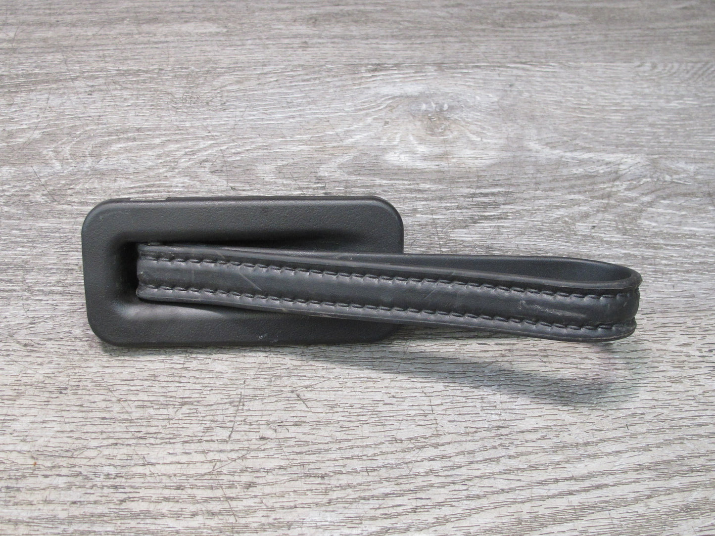 2003-2007 Hummer H2 Rear Trunk Liftgate Assist Pull Lift Strap Handle 15753235