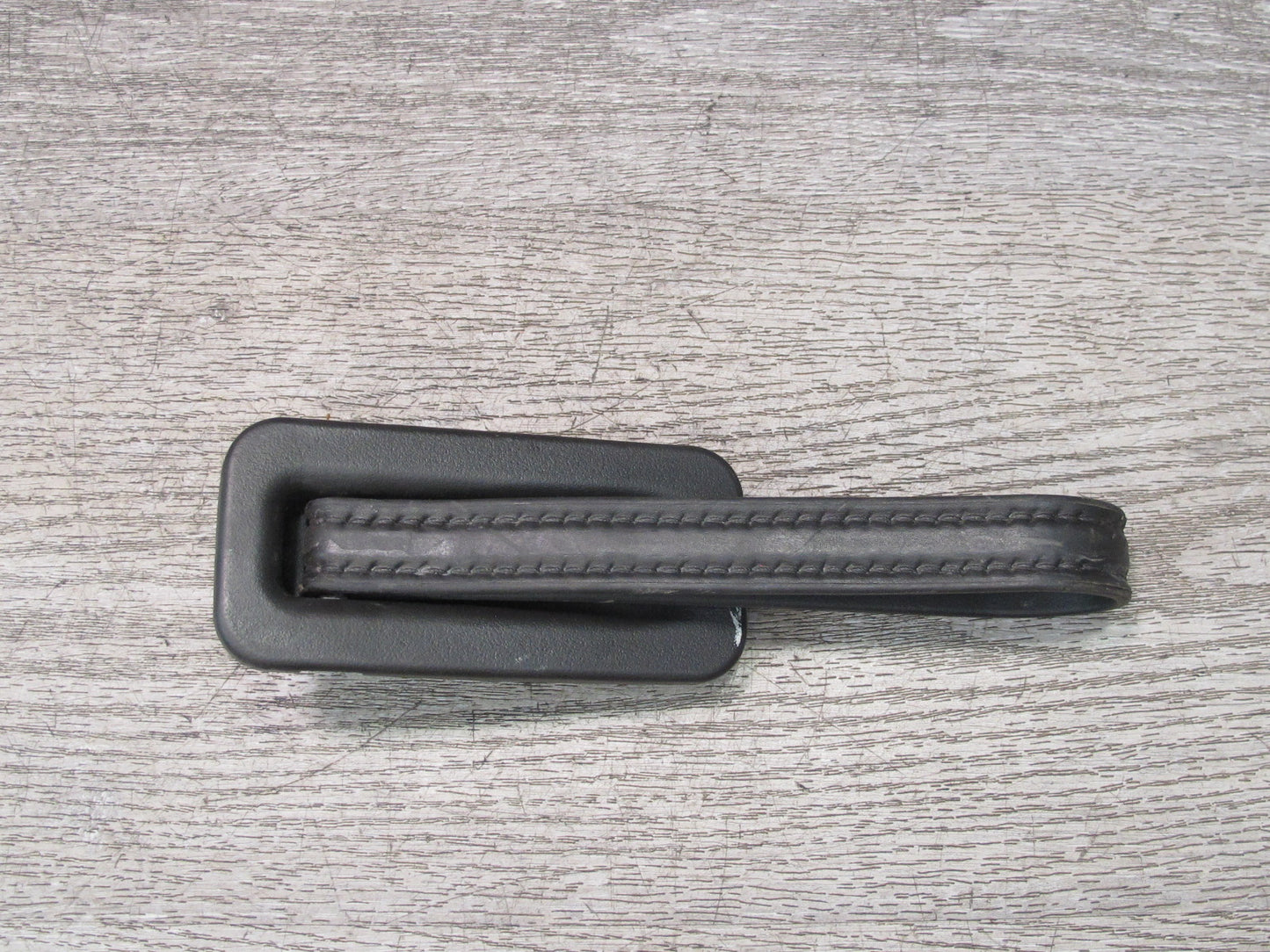 2003-2007 Hummer H2 Rear Trunk Liftgate Assist Pull Lift Strap Handle 15753235