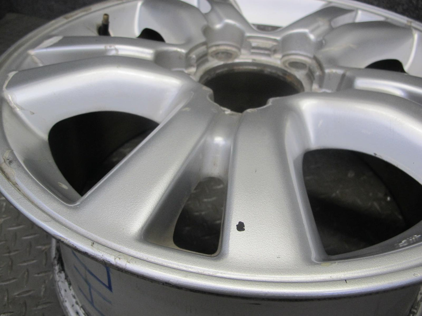 2003-2005 Lexus UZJ100L LX470 Factory 18" R18 Alloy Wheel Rim 18x8J ET60