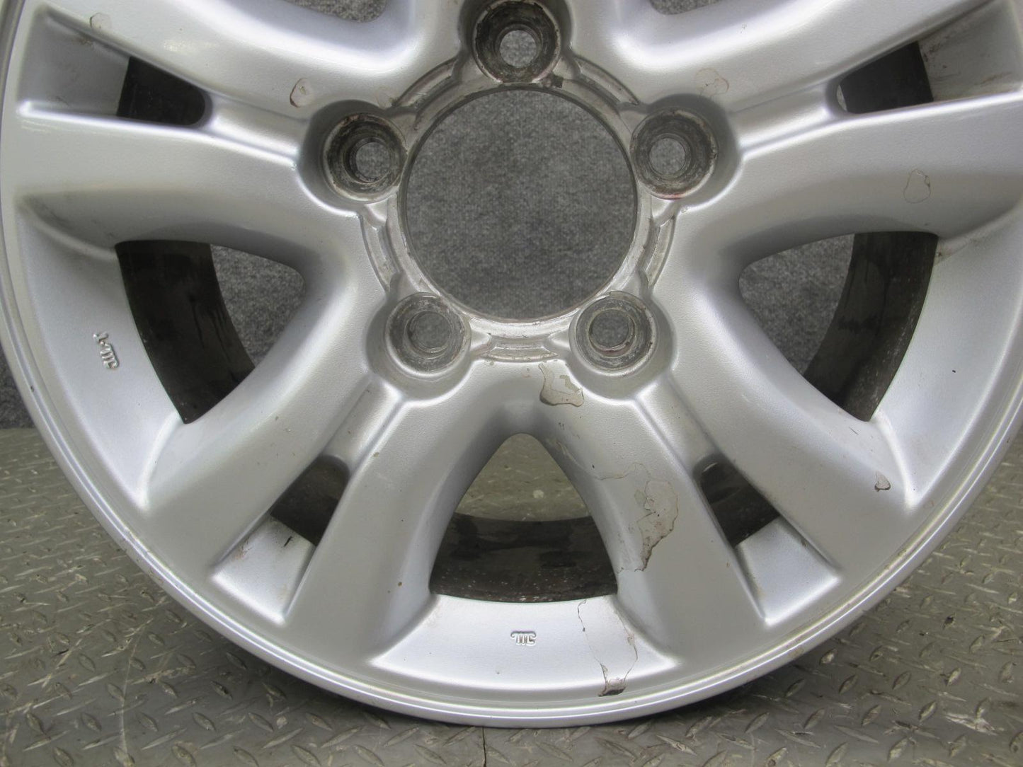 2003-2005 Lexus UZJ100L LX470 Factory 18" R18 Alloy Wheel Rim 18x8J ET60