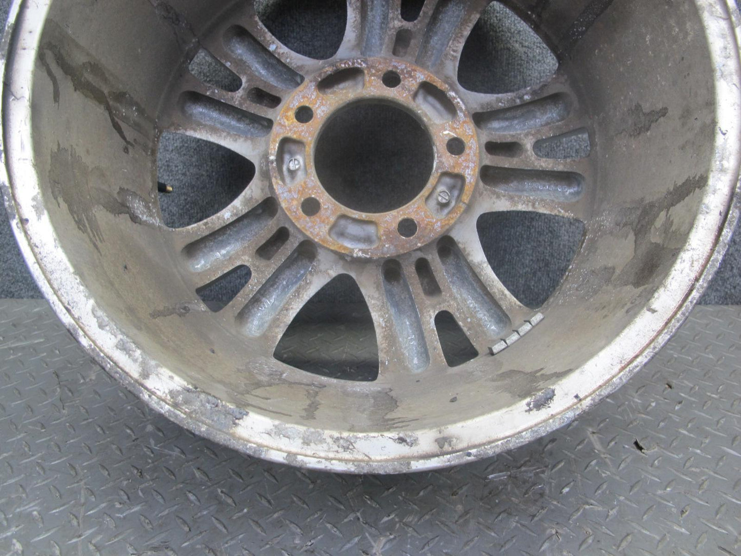 2003-2005 Lexus UZJ100L LX470 Factory 18" R18 Alloy Wheel Rim 18x8J ET60