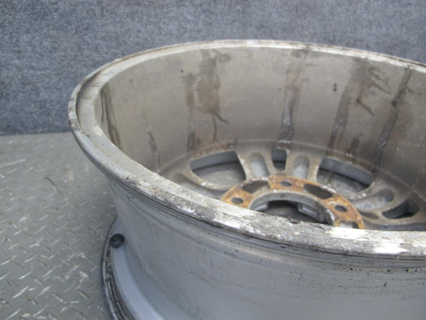 2003-2005 Lexus UZJ100L LX470 Factory 18" R18 Alloy Wheel Rim 18x8J ET60