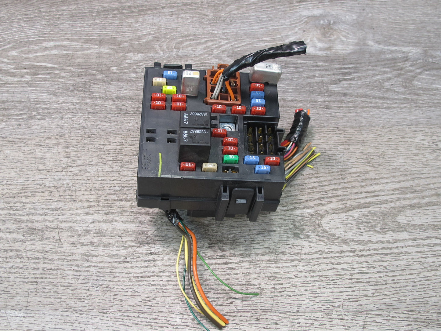 2005-2007 Hummer H2 Dash Cabin Interior Junction Fuse Relay Box 15266952