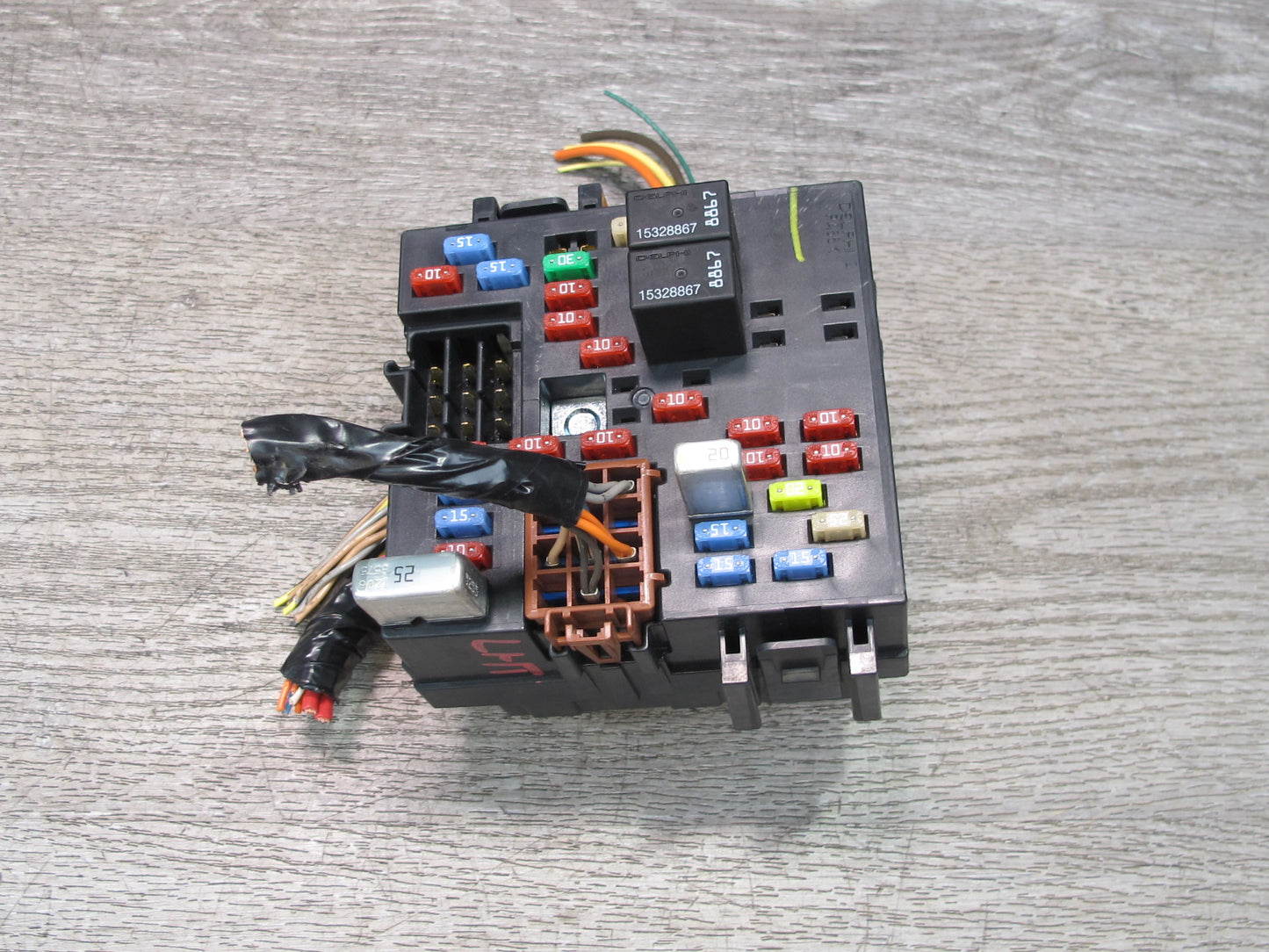 2005-2007 Hummer H2 Dash Cabin Interior Junction Fuse Relay Box 15266952