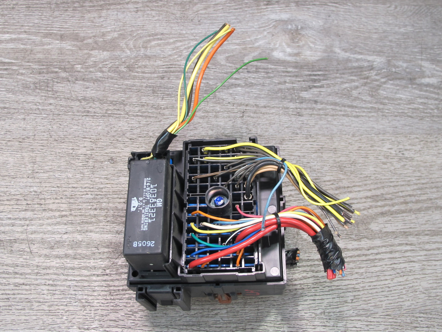2005-2007 Hummer H2 Dash Cabin Interior Junction Fuse Relay Box 15266952