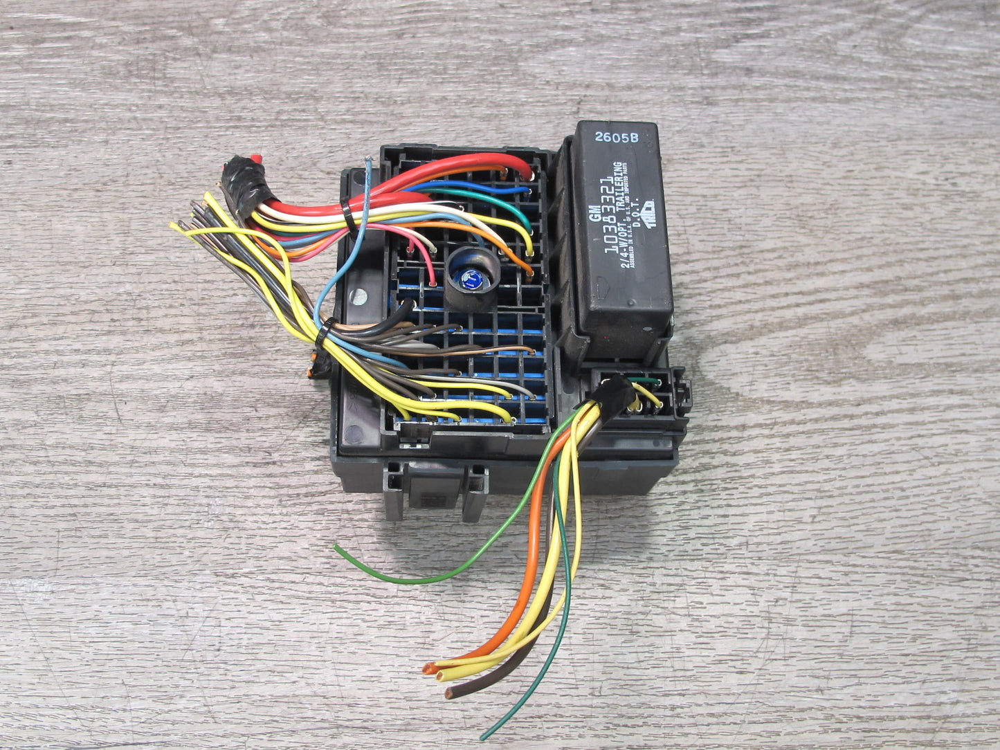 2005-2007 Hummer H2 Dash Cabin Interior Junction Fuse Relay Box 15266952