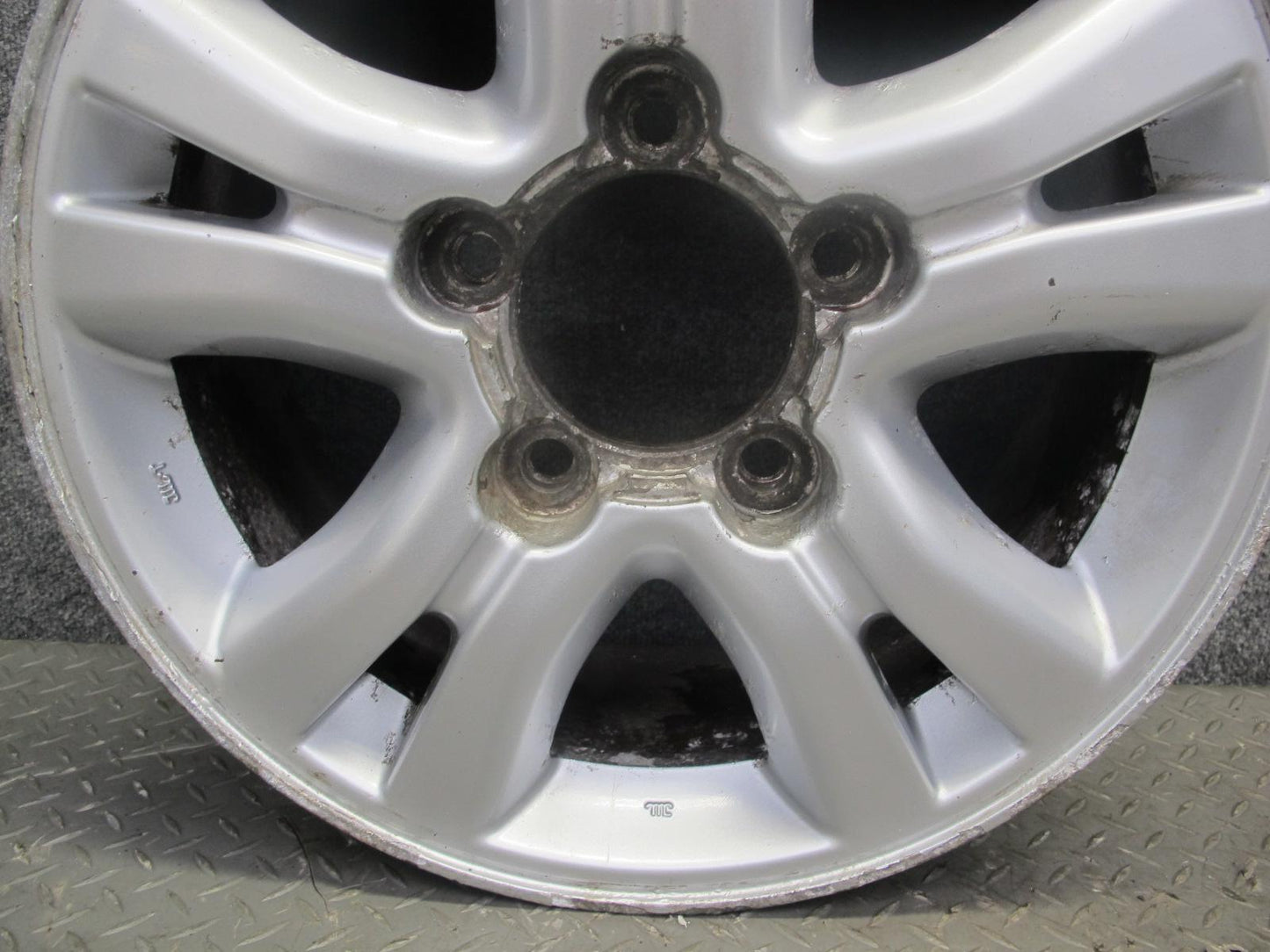 2003-2005 Lexus UZJ100L LX470 Factory 18" R18 Alloy Wheel Rim 18x8J ET60