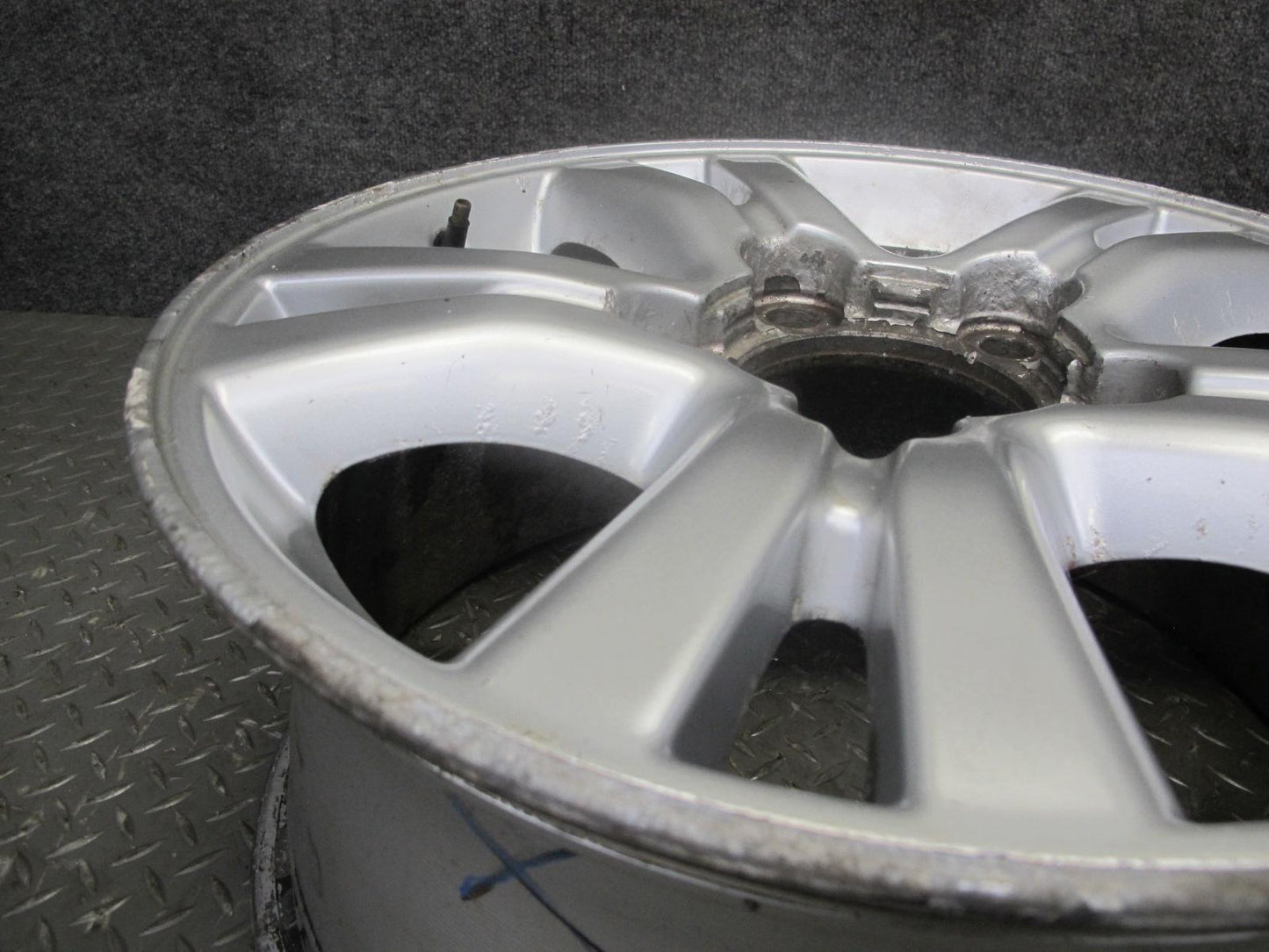 2003-2005 Lexus UZJ100L LX470 Factory 18" R18 Alloy Wheel Rim 18x8J ET60