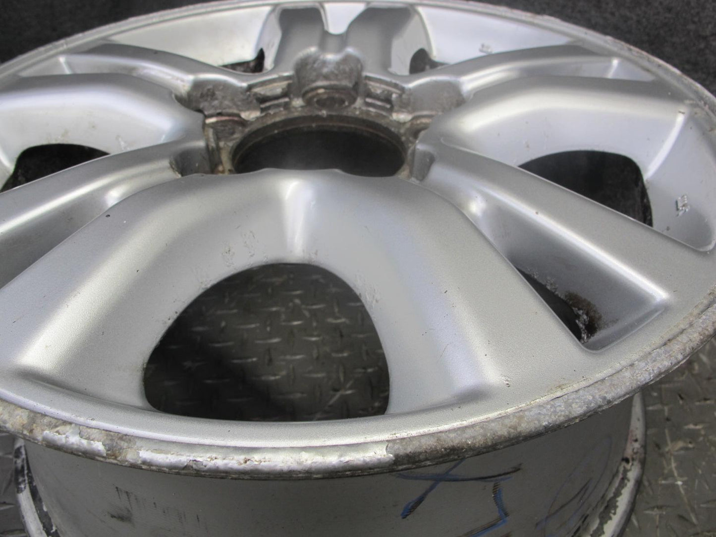 2003-2005 Lexus UZJ100L LX470 Factory 18" R18 Alloy Wheel Rim 18x8J ET60