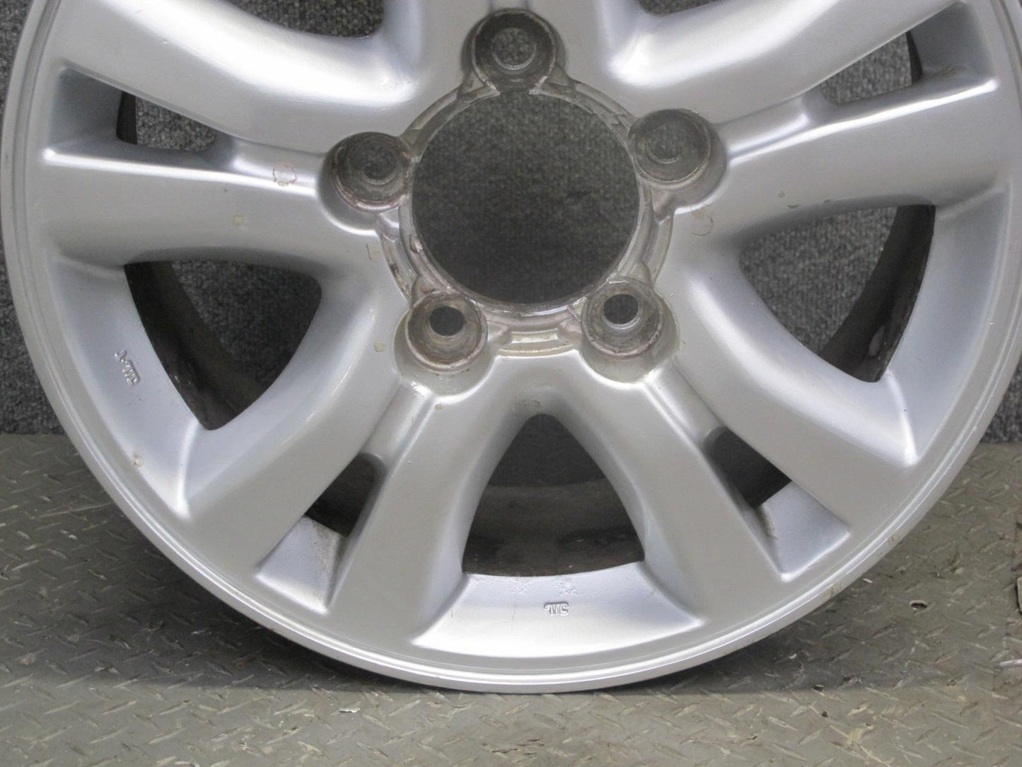 2003-2005 Lexus UZJ100L LX470 Factory 18" R18 Alloy Wheel Rim 18x8J ET60