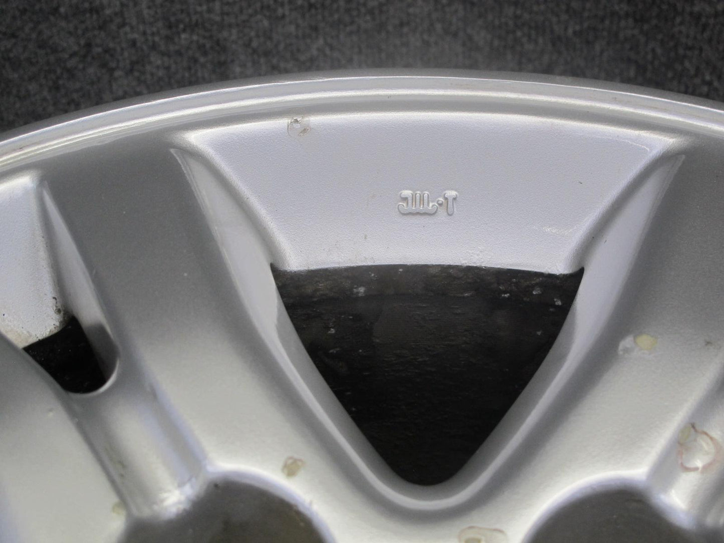2003-2005 Lexus UZJ100L LX470 Factory 18" R18 Alloy Wheel Rim 18x8J ET60