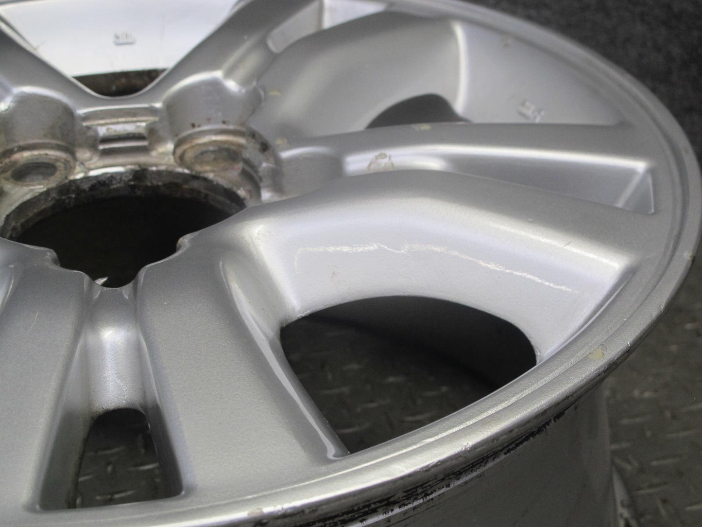 2003-2005 Lexus UZJ100L LX470 Factory 18" R18 Alloy Wheel Rim 18x8J ET60