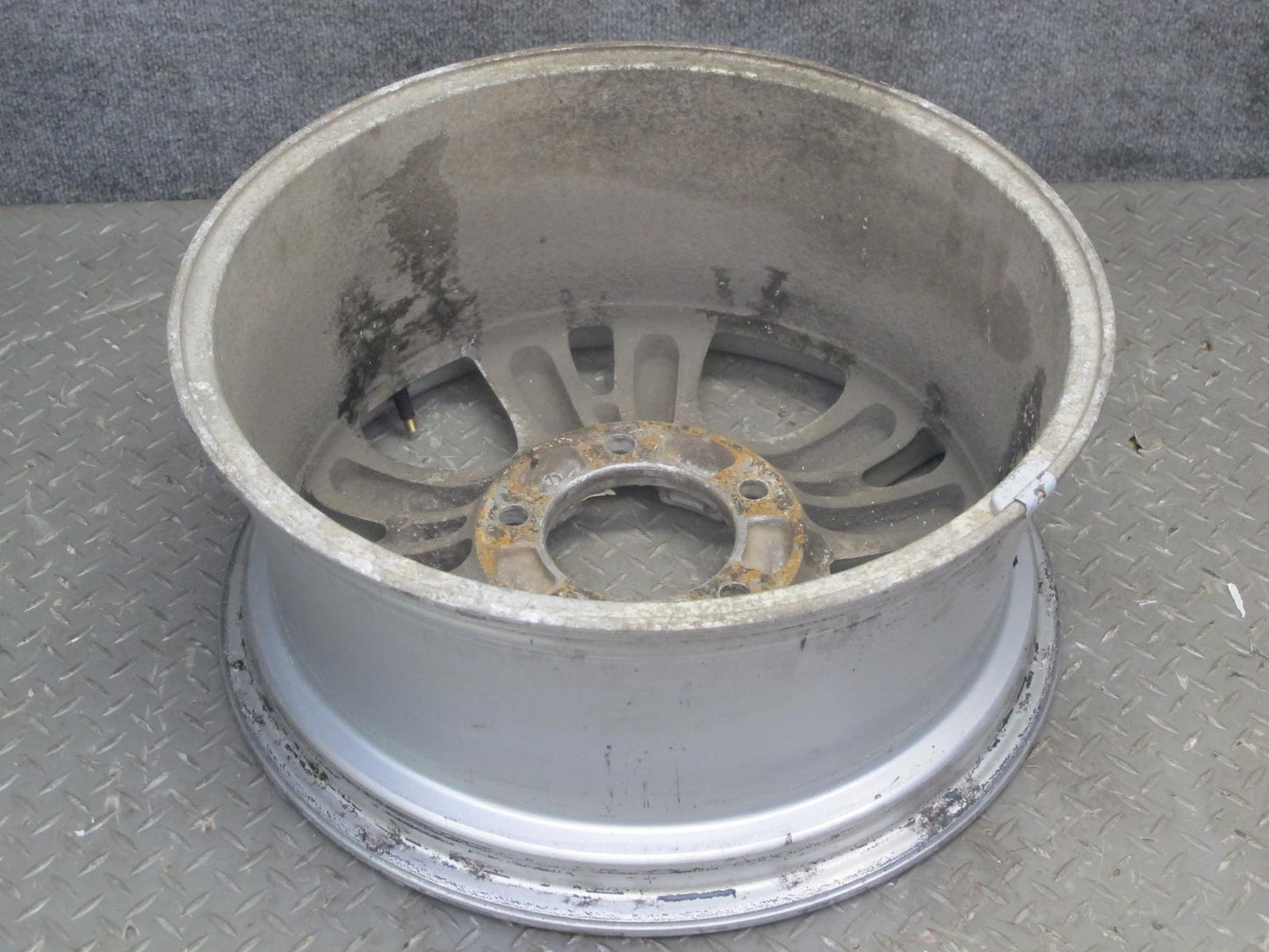 2003-2005 Lexus UZJ100L LX470 Factory 18" R18 Alloy Wheel Rim 18x8J ET60