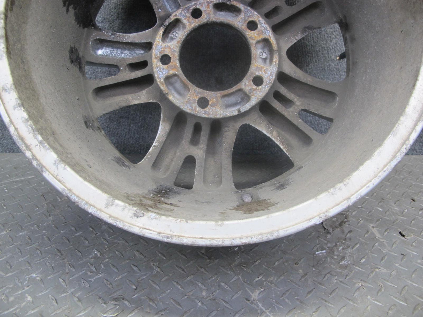 2003-2005 Lexus UZJ100L LX470 Factory 18" R18 Alloy Wheel Rim 18x8J ET60