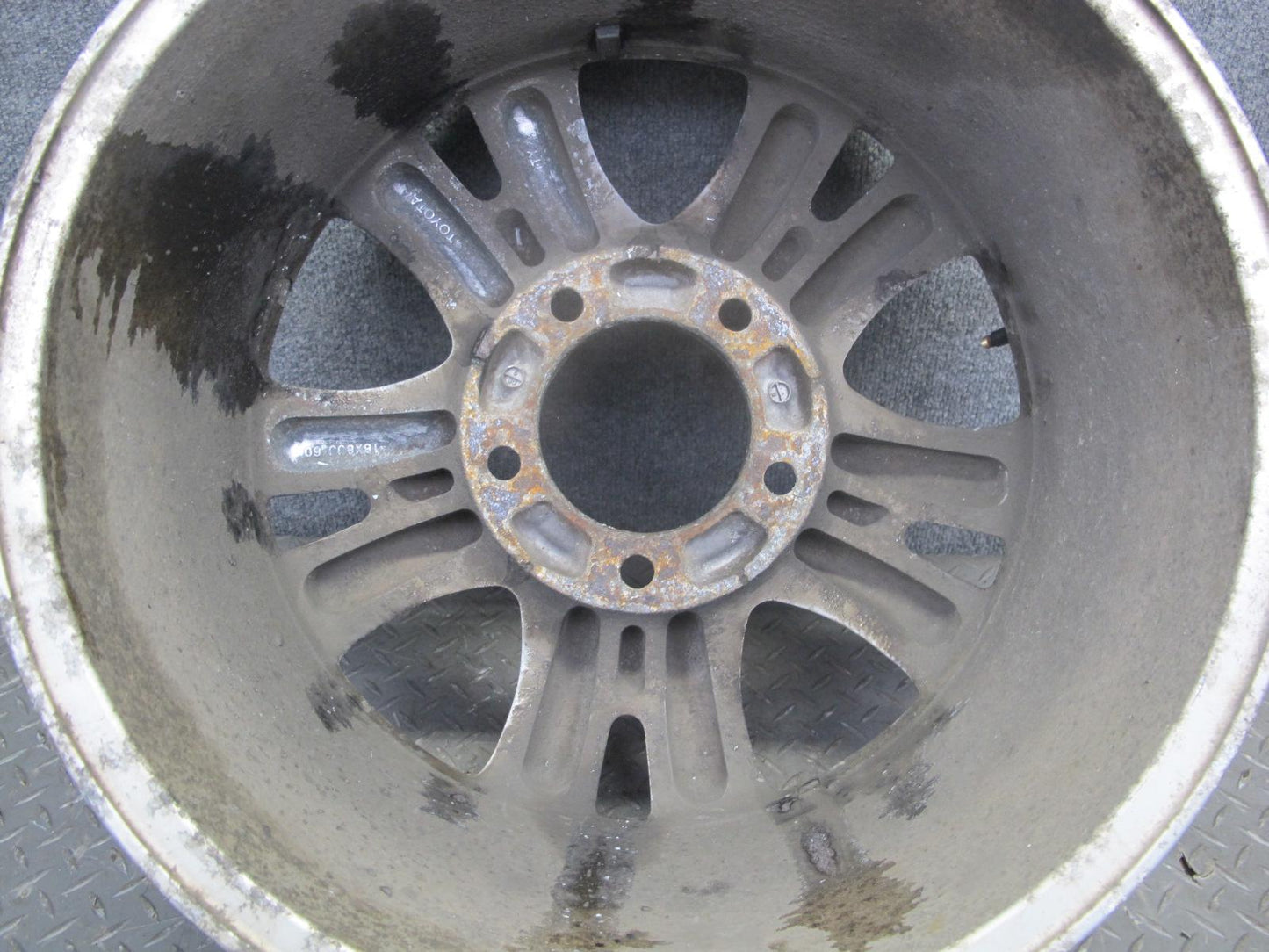 2003-2005 Lexus UZJ100L LX470 Factory 18" R18 Alloy Wheel Rim 18x8J ET60
