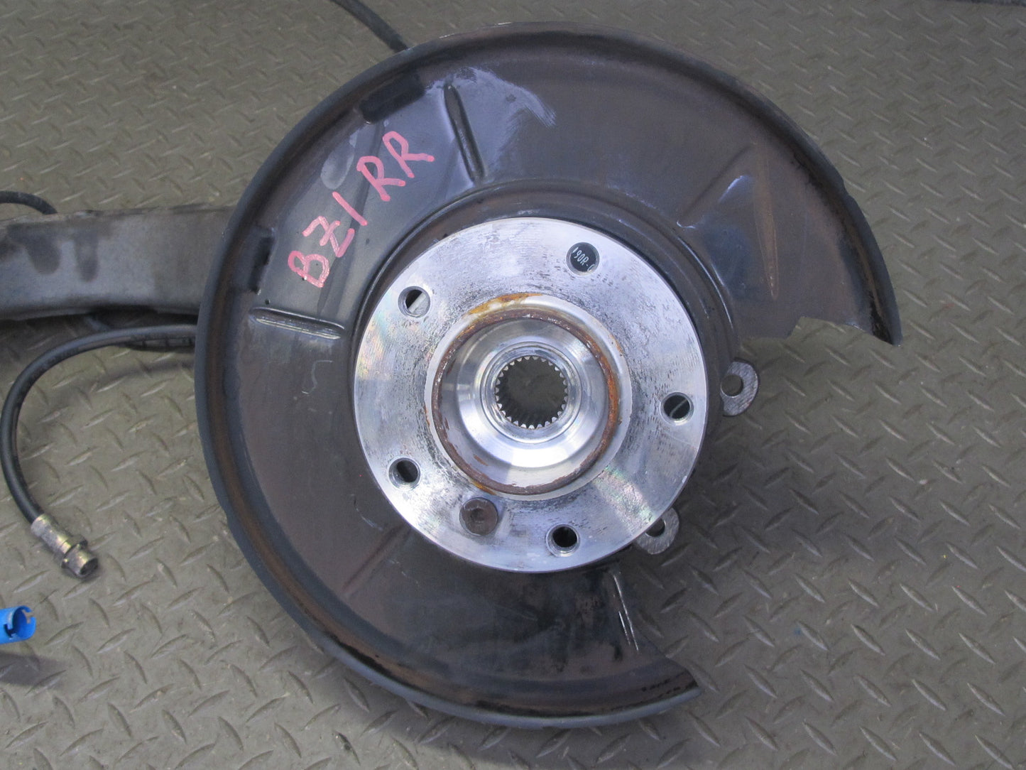03-08 BMW E85 Z4 RWD Rear Right Spindle Knuckle Trailing Arm Hub Bearing 96K OEM