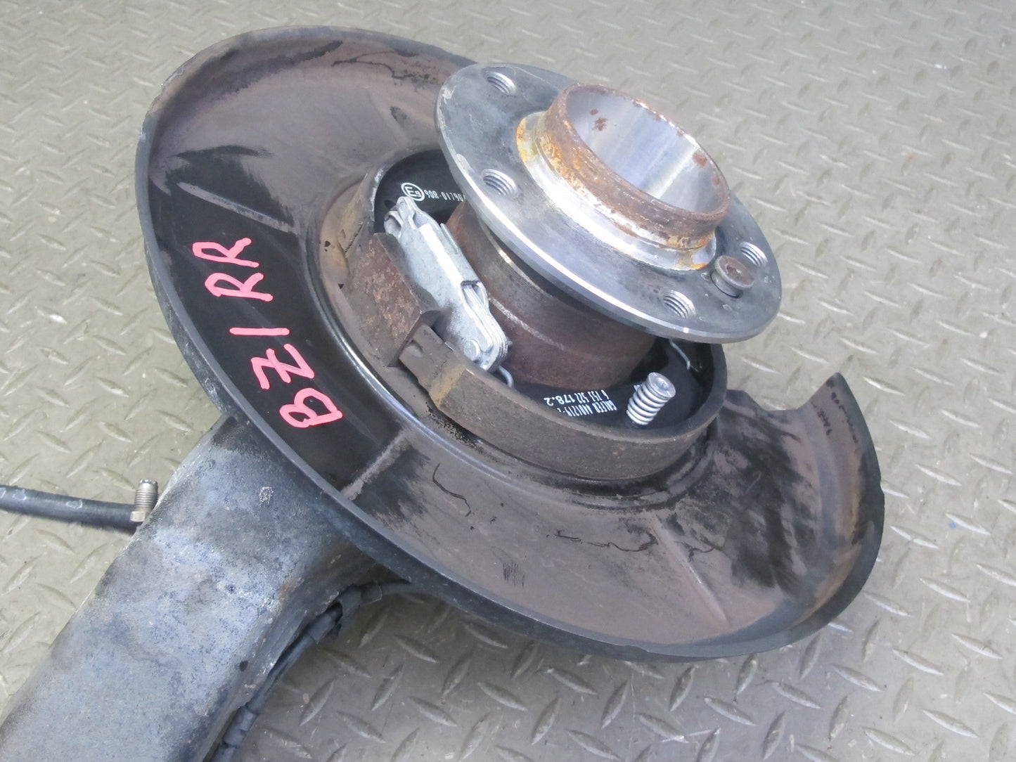 03-08 BMW E85 Z4 RWD Rear Right Spindle Knuckle Trailing Arm Hub Bearing 96K OEM