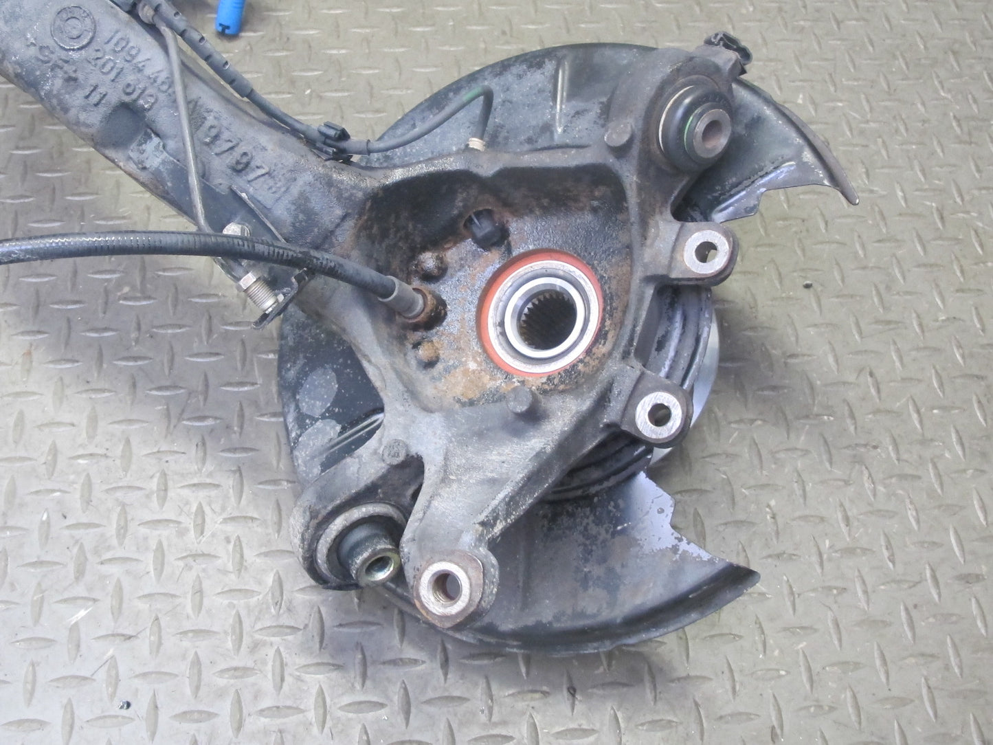 03-08 BMW E85 Z4 RWD Rear Right Spindle Knuckle Trailing Arm Hub Bearing 96K OEM