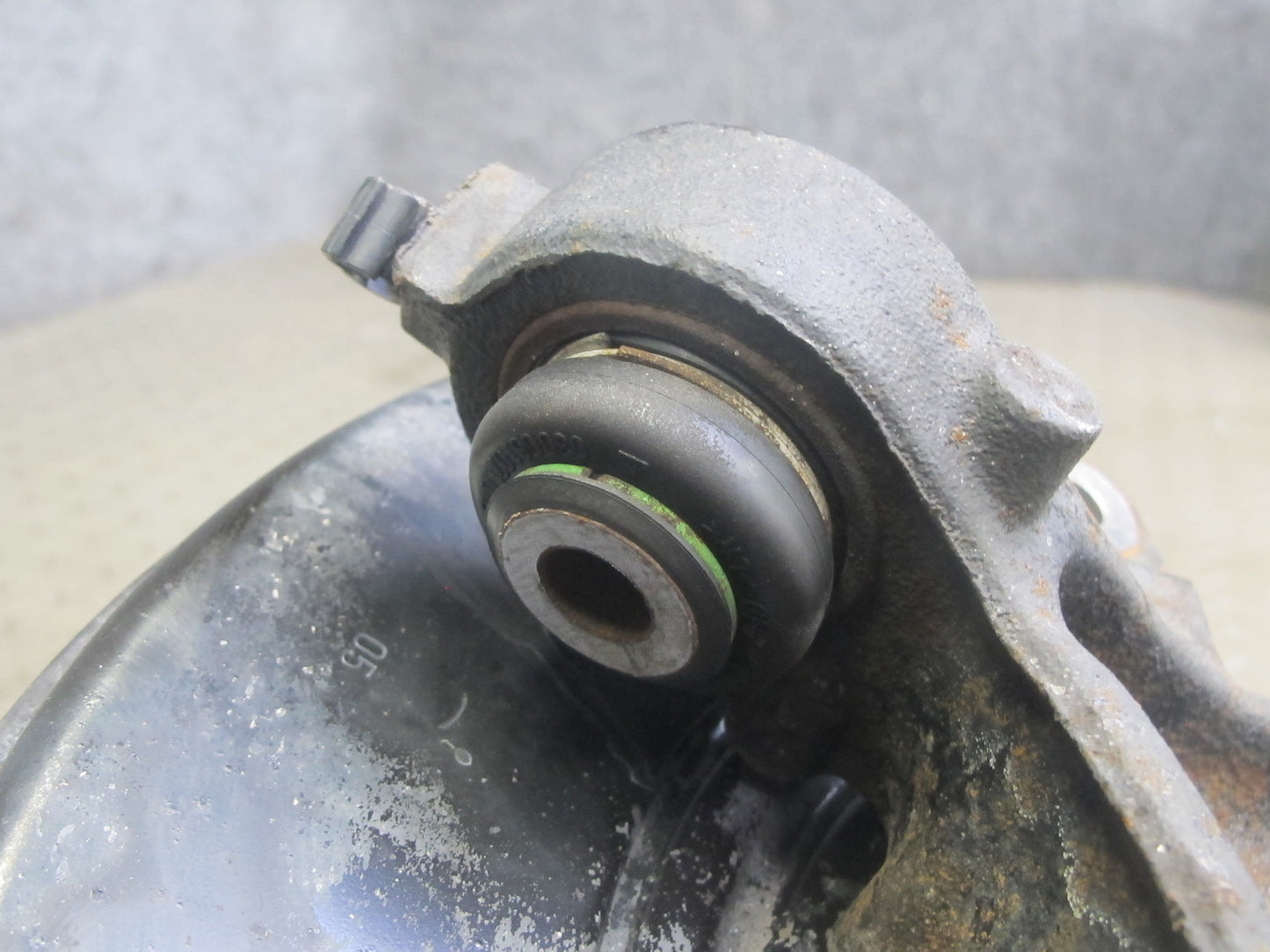 03-08 BMW E85 Z4 RWD Rear Right Spindle Knuckle Trailing Arm Hub Bearing 96K OEM
