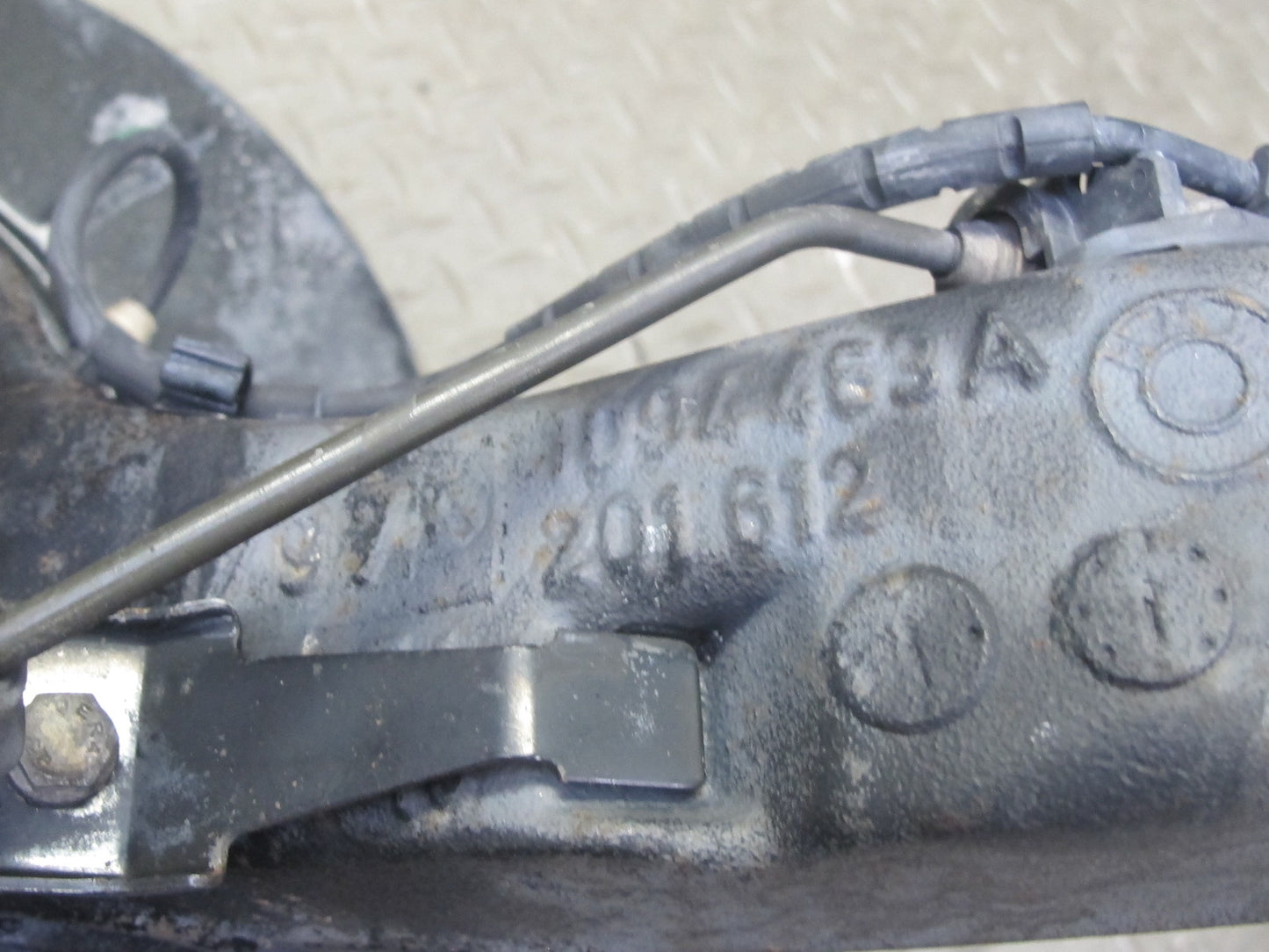 03-08 BMW E85 Z4 RWD Rear Left Spindle Knuckle Trailing Arm Hub Bearing 96K OEM