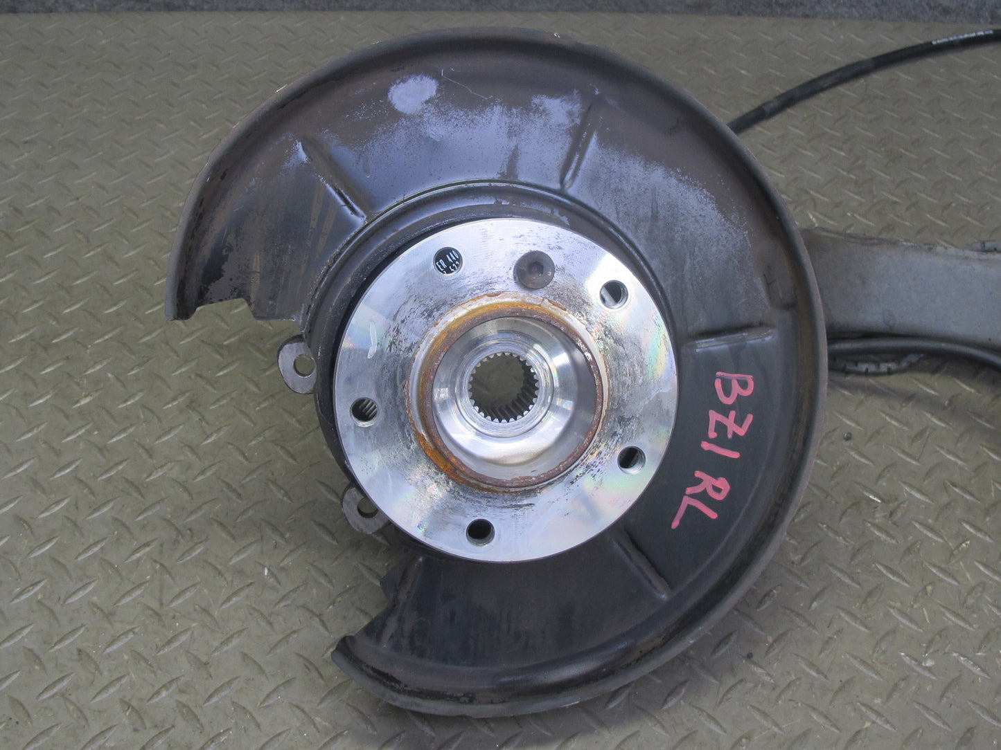 03-08 BMW E85 Z4 RWD Rear Left Spindle Knuckle Trailing Arm Hub Bearing 96K OEM