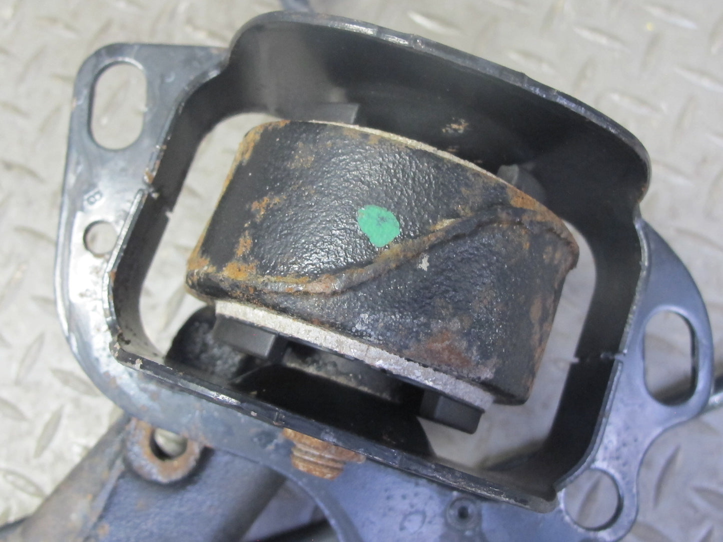 03-08 BMW E85 Z4 RWD Rear Left Spindle Knuckle Trailing Arm Hub Bearing 96K OEM