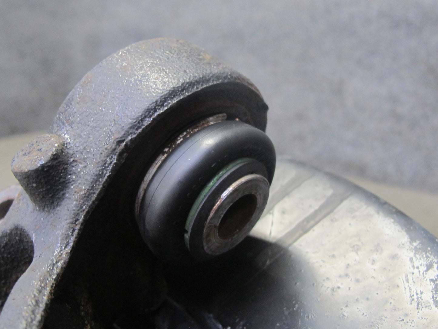 03-08 BMW E85 Z4 RWD Rear Left Spindle Knuckle Trailing Arm Hub Bearing 96K OEM